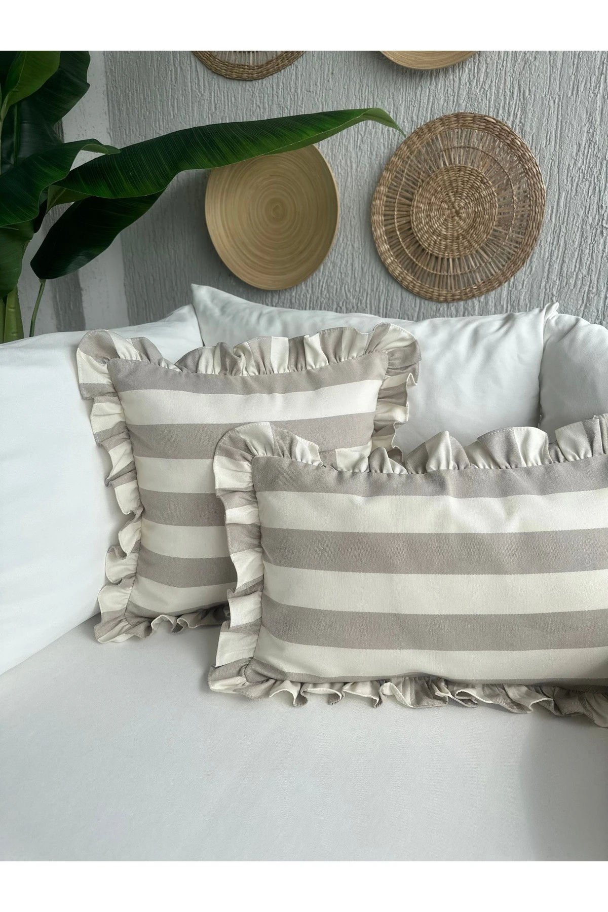 Bej Ekru Çizgili Premium Keten Kumaş Fırfırlı Kırlent Kılıfı 1 Ad