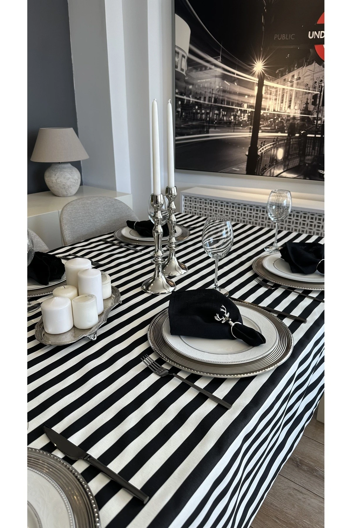 Leke Tutmaz Sıvı Geçirmez Siyah Beyaz Çizgili Dertsiz Masa Örtüsü