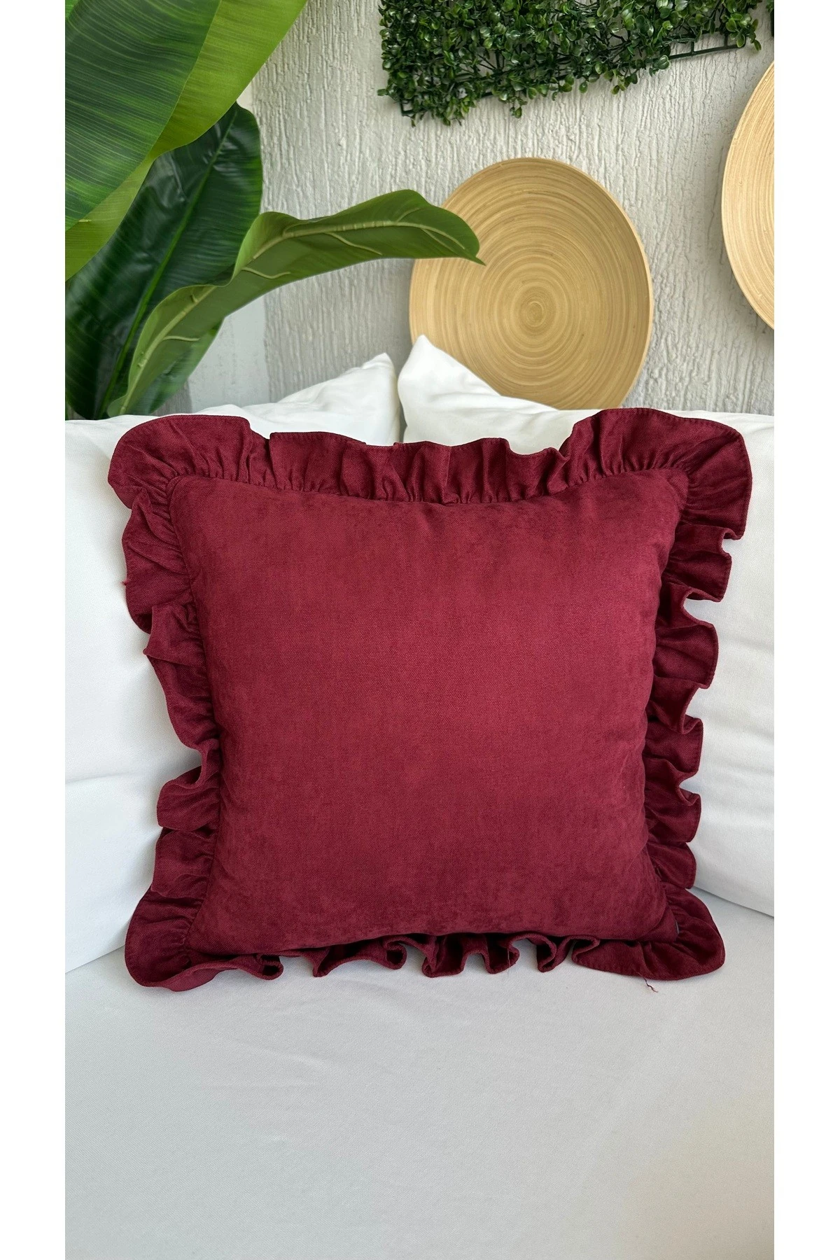 Kadife Doku Vintage Fırfırlı Bordo Rengi Kırlent Kılıfı