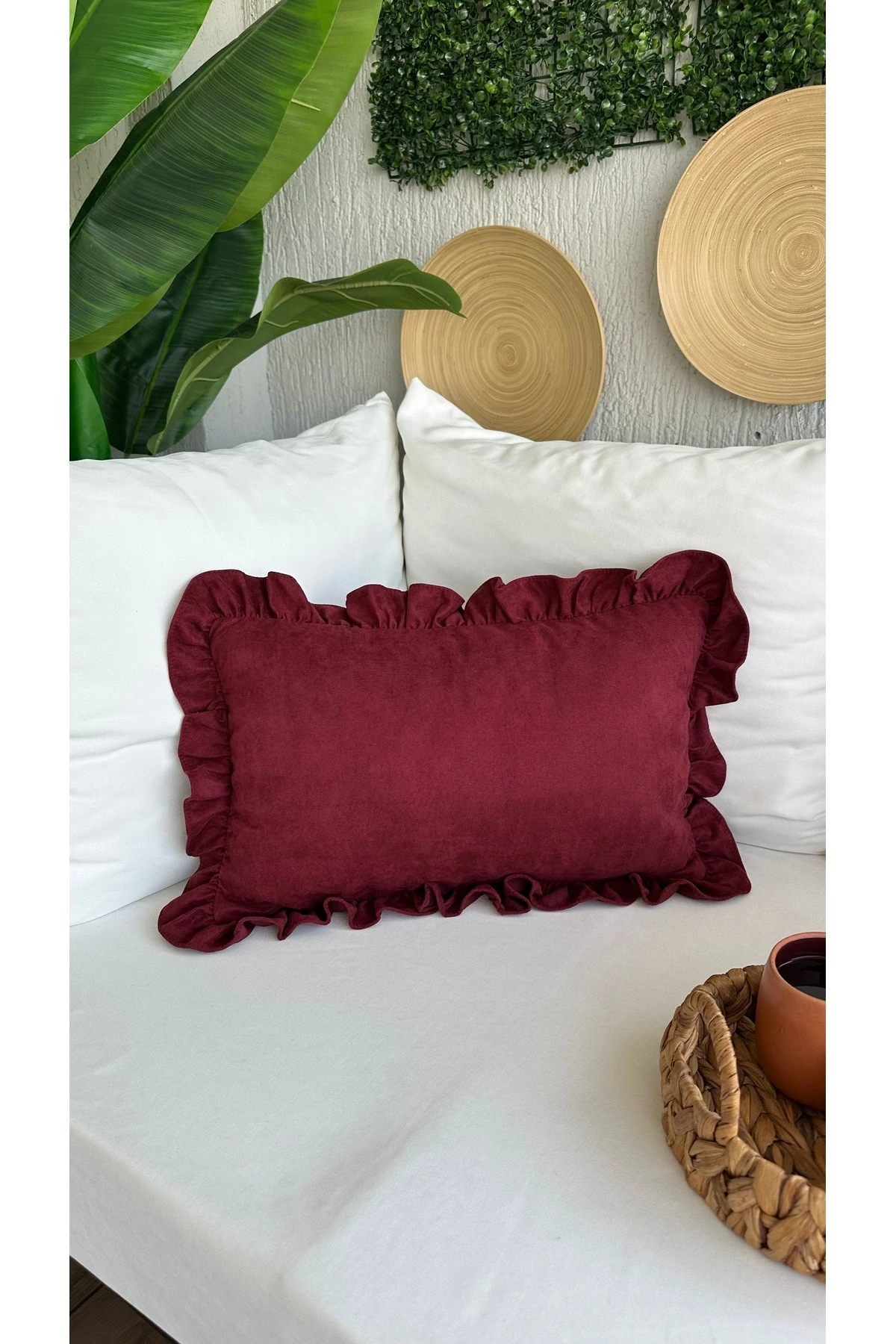 Kadife Doku Vintage Fırfırlı Bordo Rengi Kırlent Kılıfı