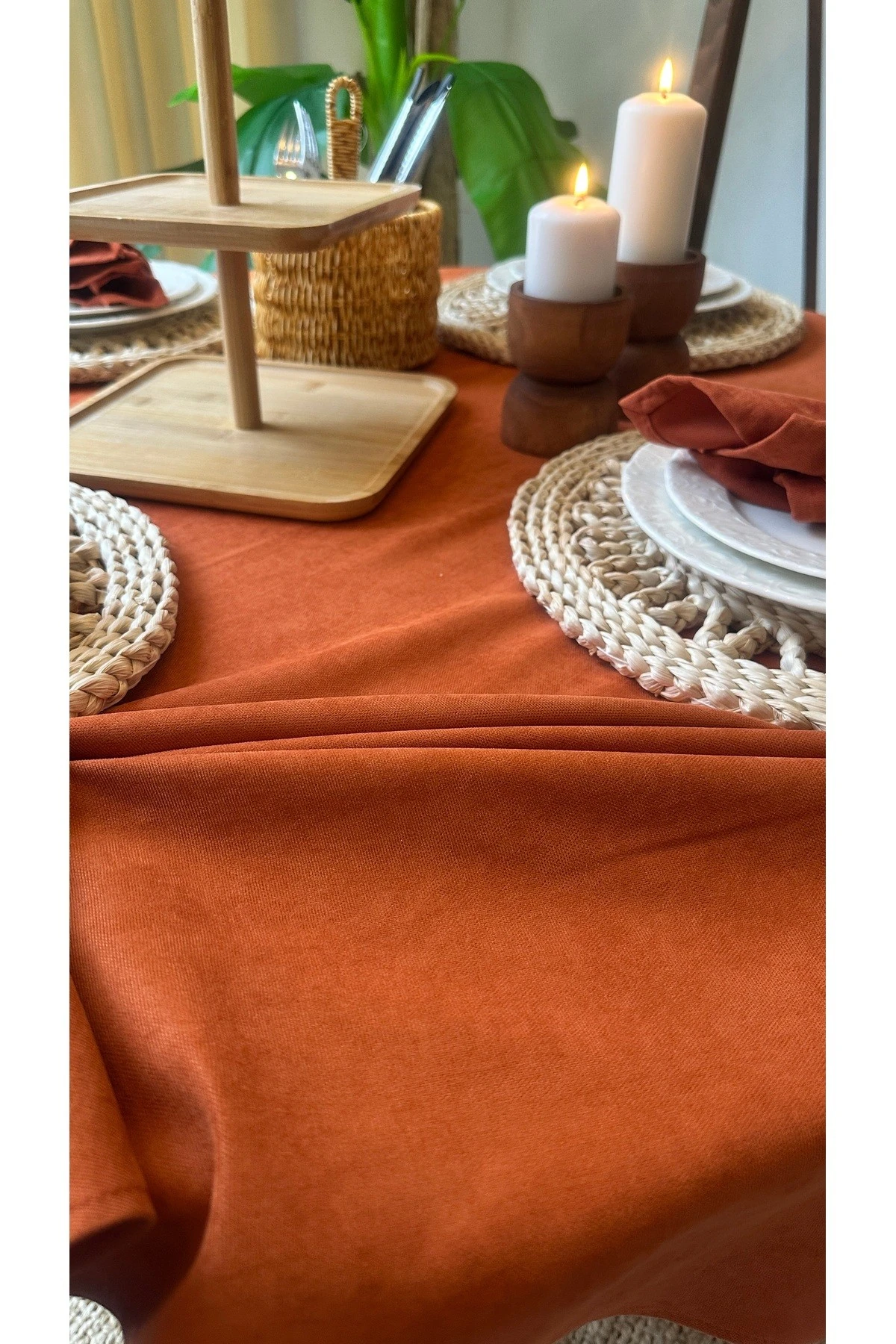 Kadife Dokulu Dertsiz Leke Tutmaz Vintage Fırfırlı Yuvarlak Masa Örtüsü