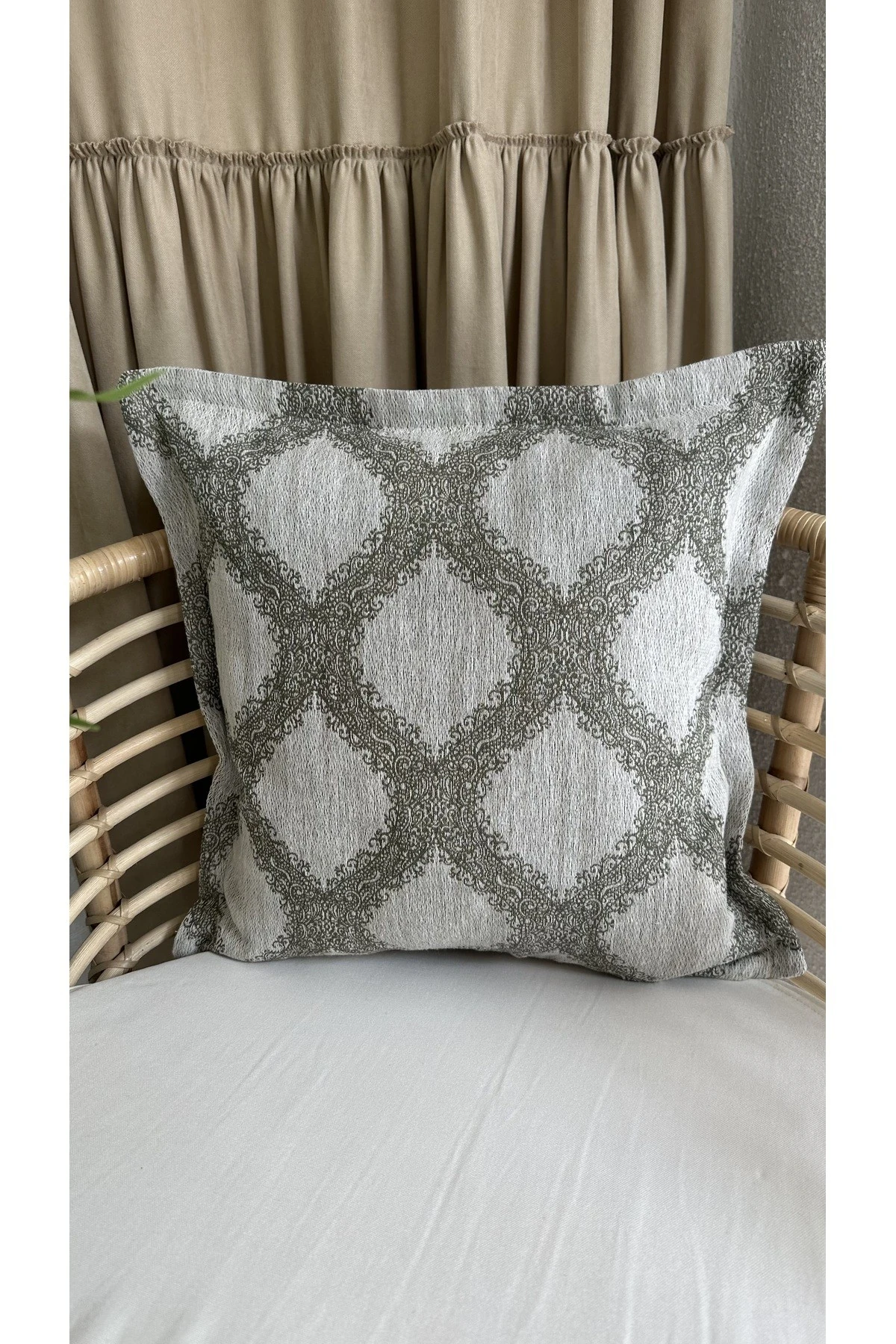 Ekru Haki Yeşil Kırlent Kılıfı 1 ad