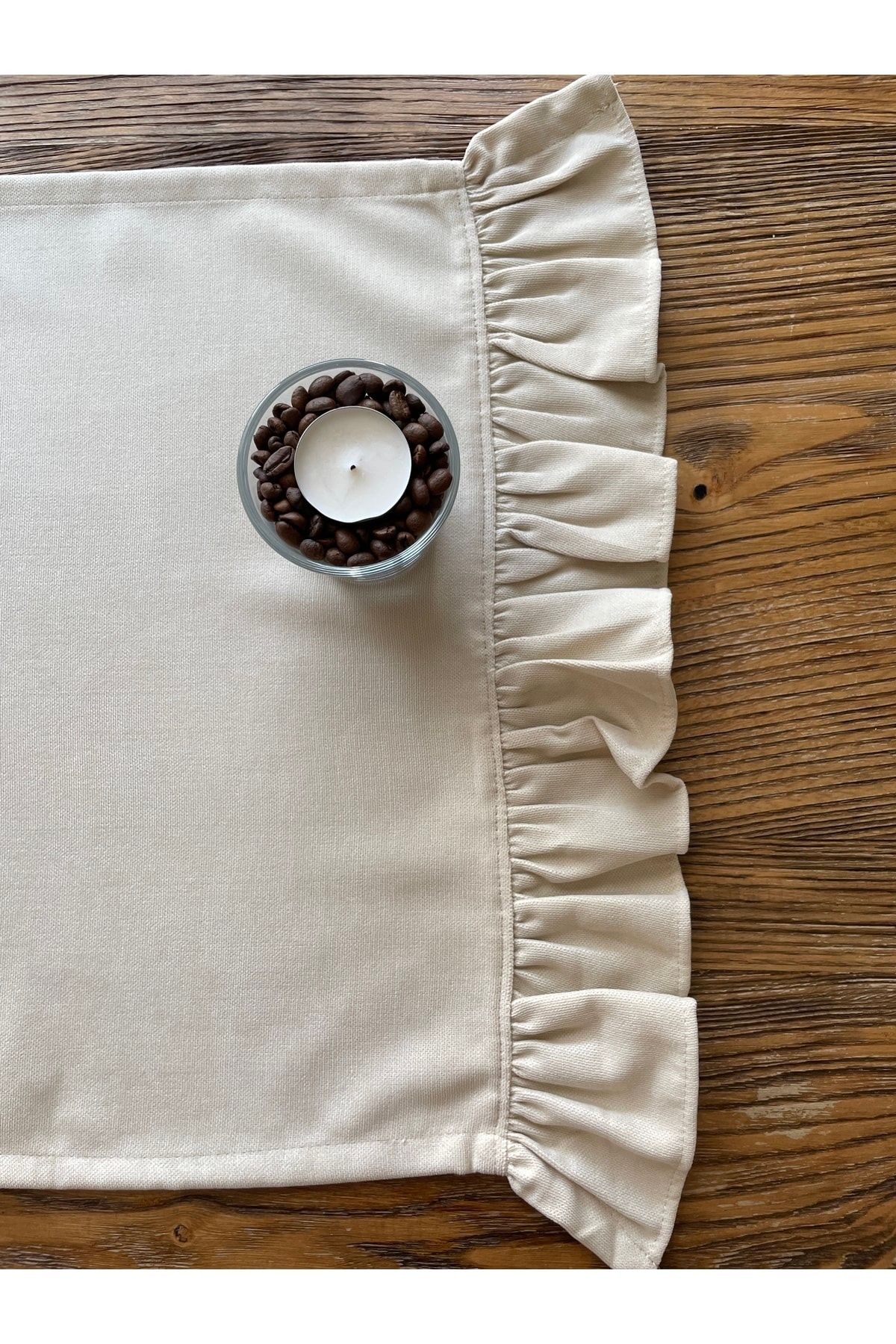 Kadife Dokulu Fırfırlı Vintage Runner Vanilya