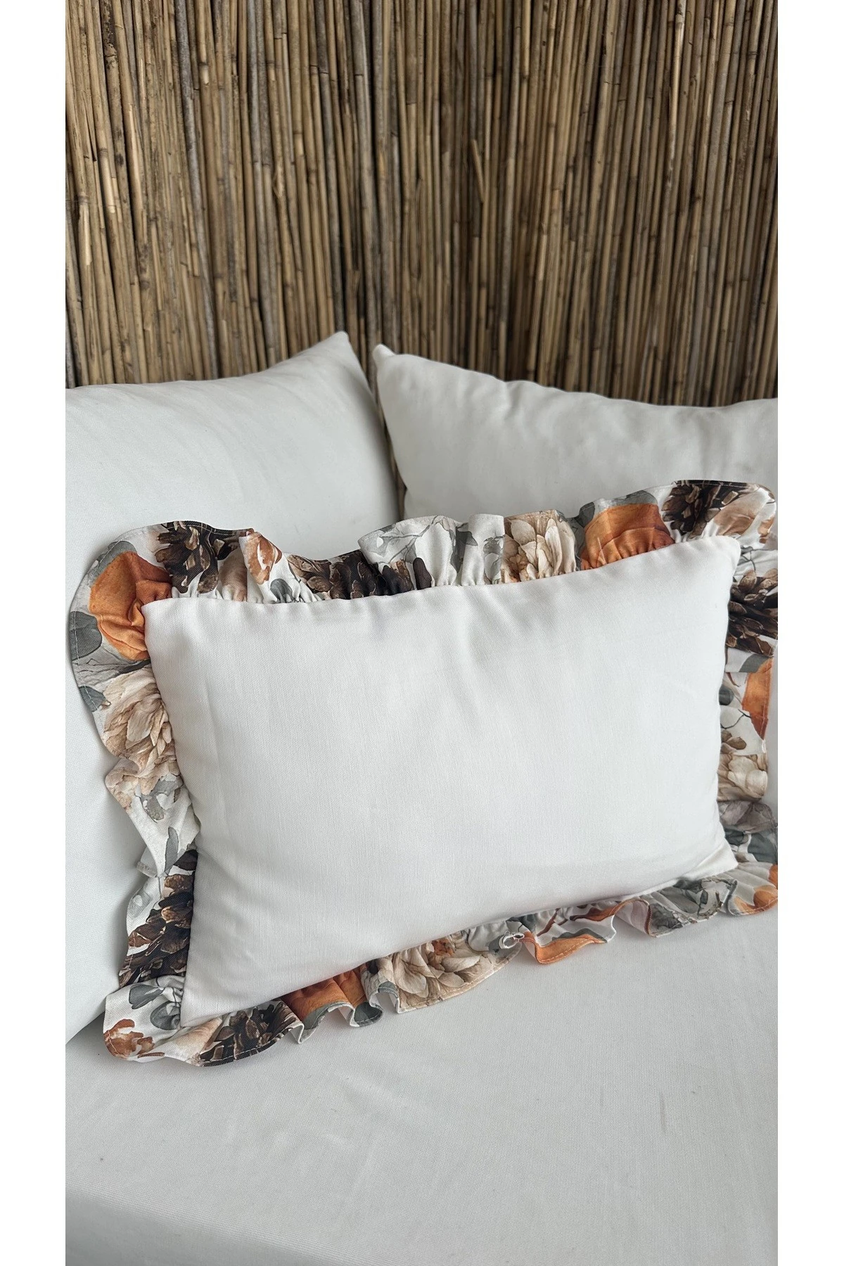 Vintage Renkli Fırfırlı Ekru Kırlent Kılıfı 1 ad