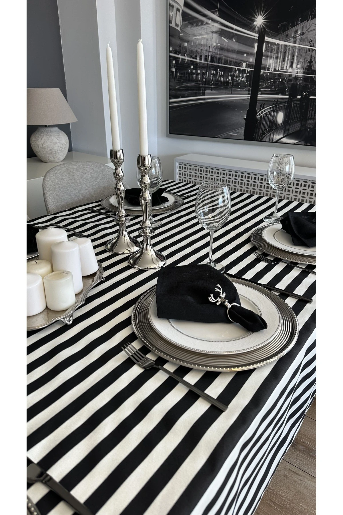 Leke Tutmaz Sıvı Geçirmez Siyah Beyaz Çizgili Dertsiz Masa Örtüsü