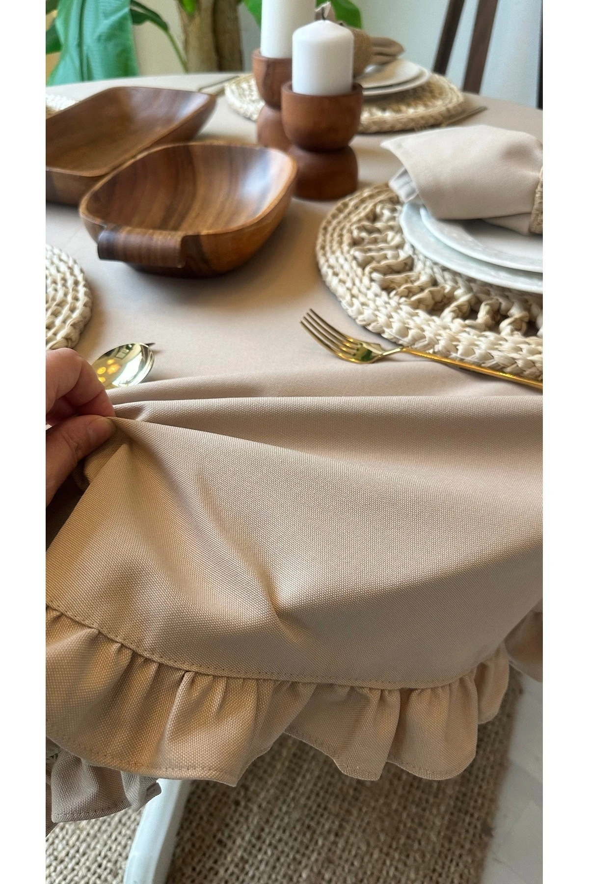 Vintage  Pamuklu Kumaş Fırfırlı Yuvarlak Masa Örtüsü