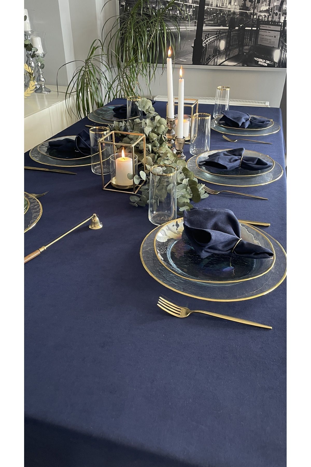 Soft Kadife Dokulu Lacivert Dertsiz Masa Örtüsü