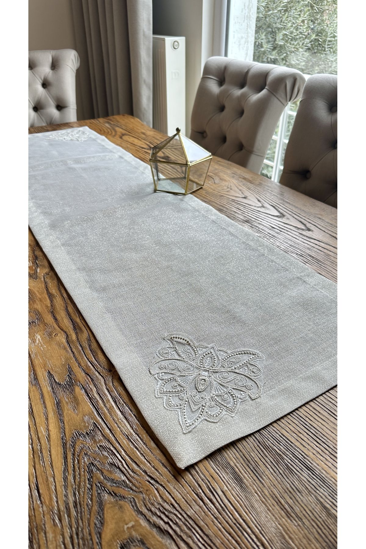 Fransız Dantelli Gold Simli Ekru Runner