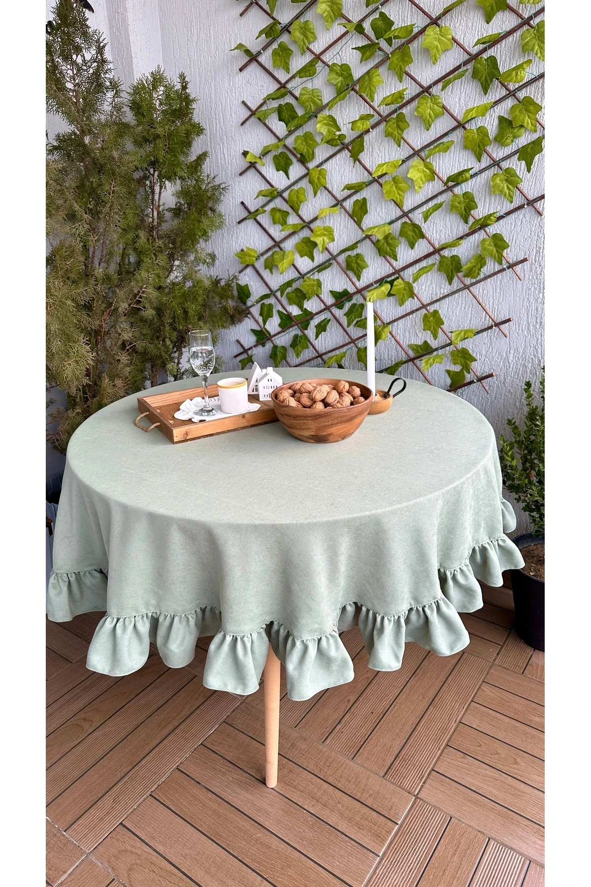 Kadife Dokulu Vintage Dertsiz Fırfırlı Yuvarlak Masa Örtüsü