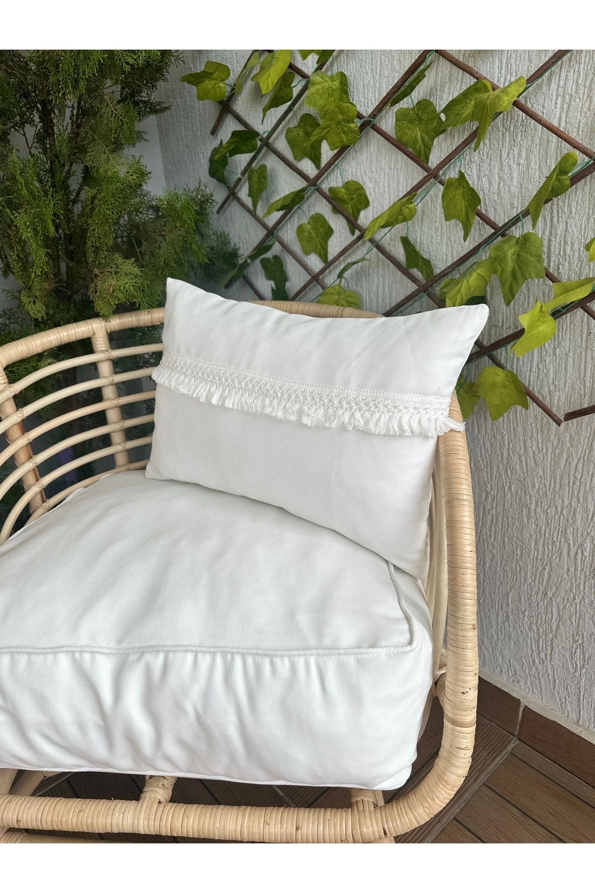 Beyaz Püsküllü Bohem Kırlent Kılıfı