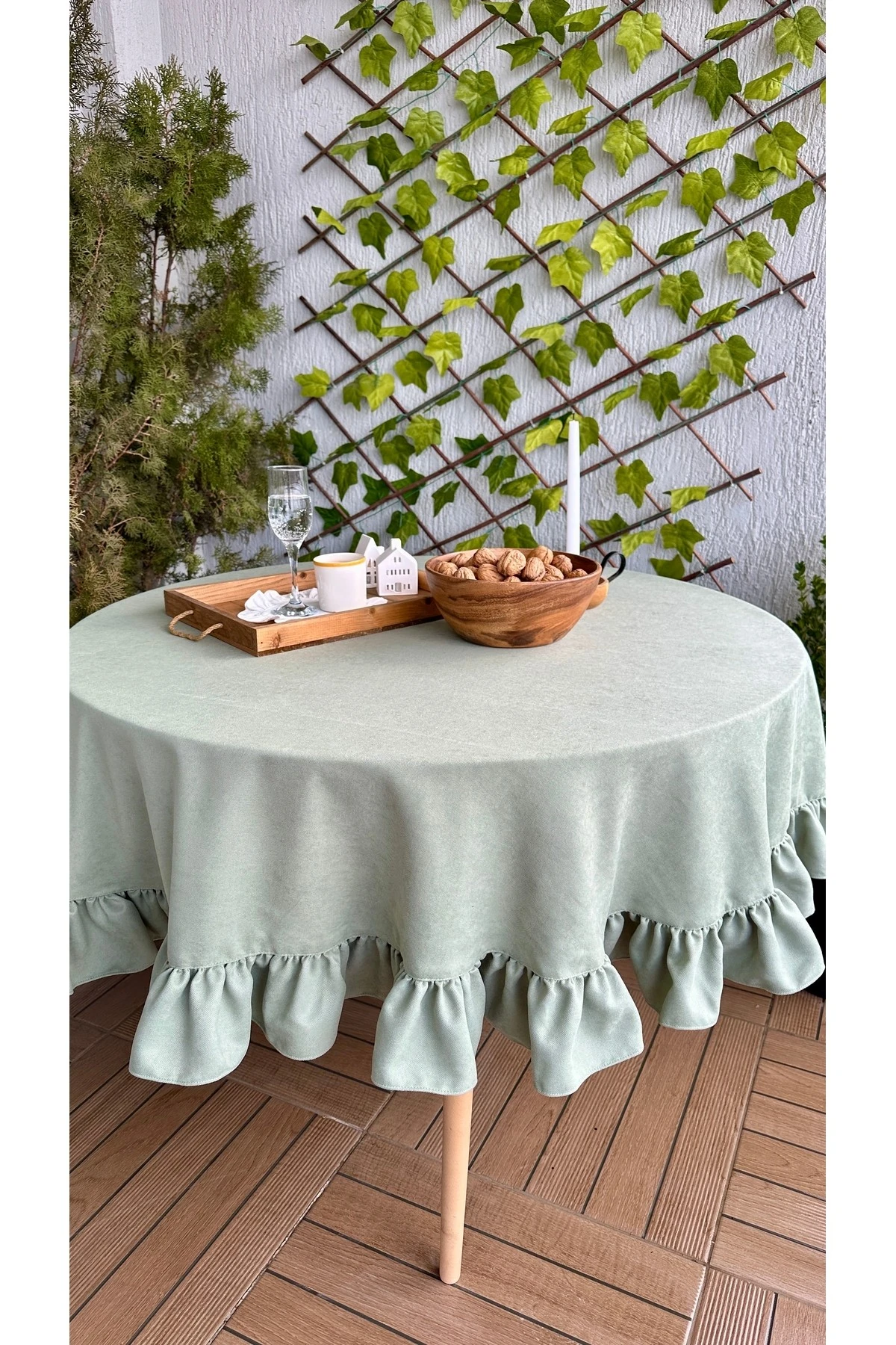 Kadife Dokulu Vintage Dertsiz Fırfırlı Yuvarlak Masa Örtüsü
