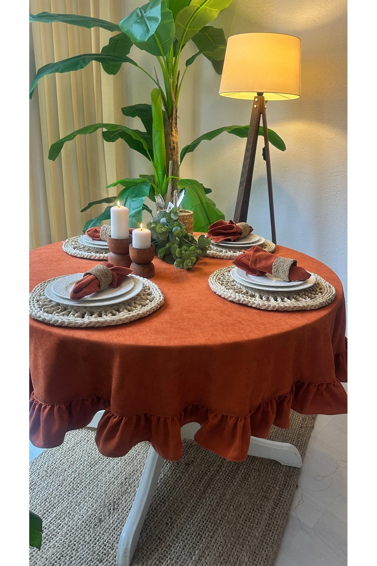 Kadife Dokulu Dertsiz Leke Tutmaz Vintage Fırfırlı Yuvarlak Masa Örtüsü