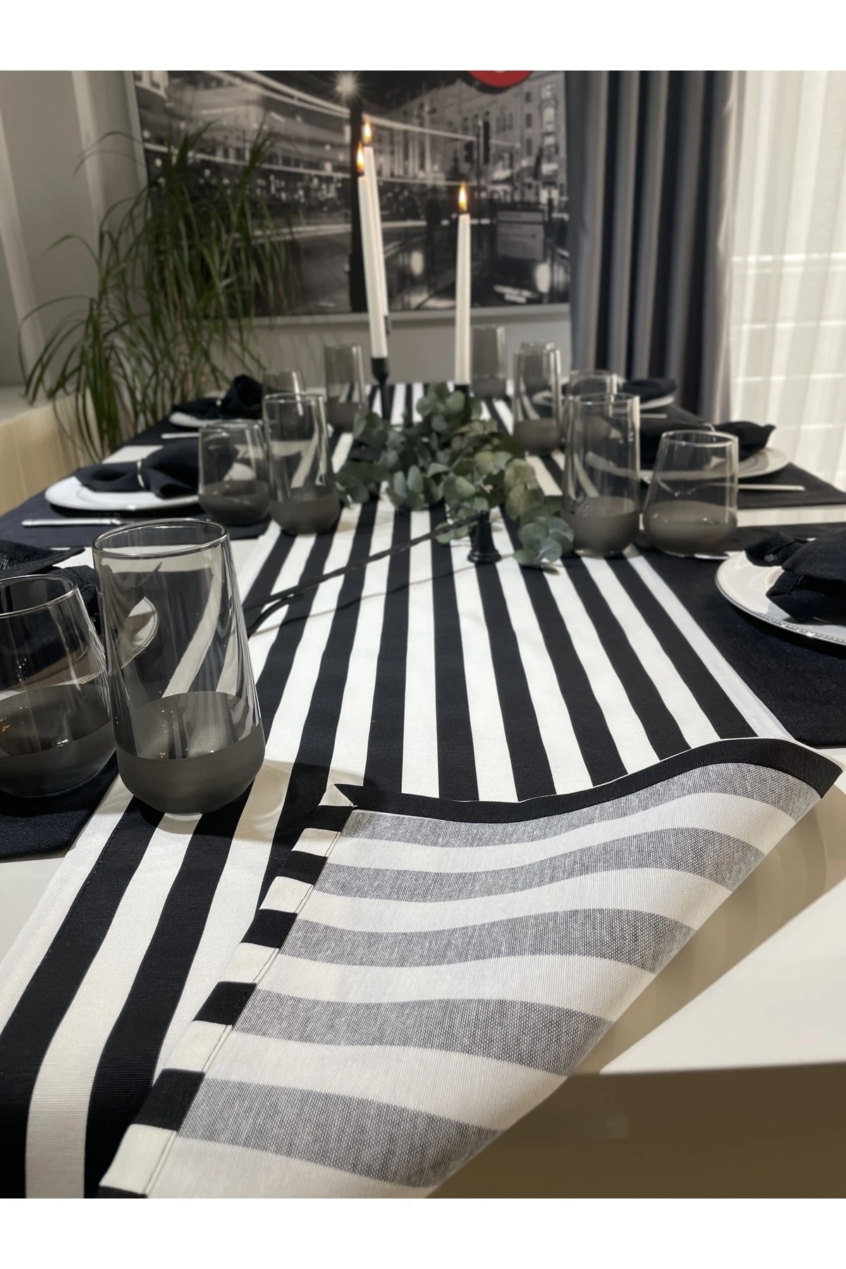 Dertsiz Püsküllü Siyah Beyaz Uzun Runner