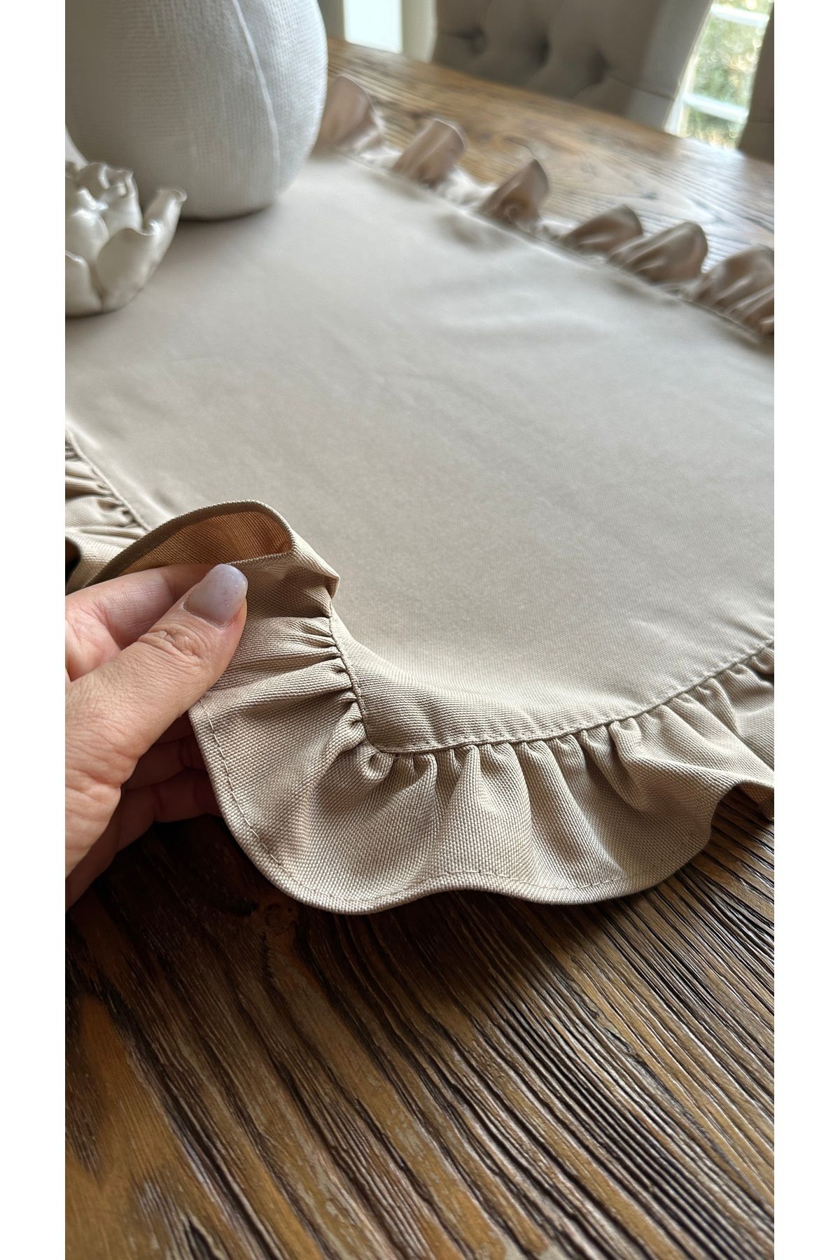 Keten Dokulu Dertsiz Leke Tutmaz Vintage Tam Fırfırlı Bej Runner