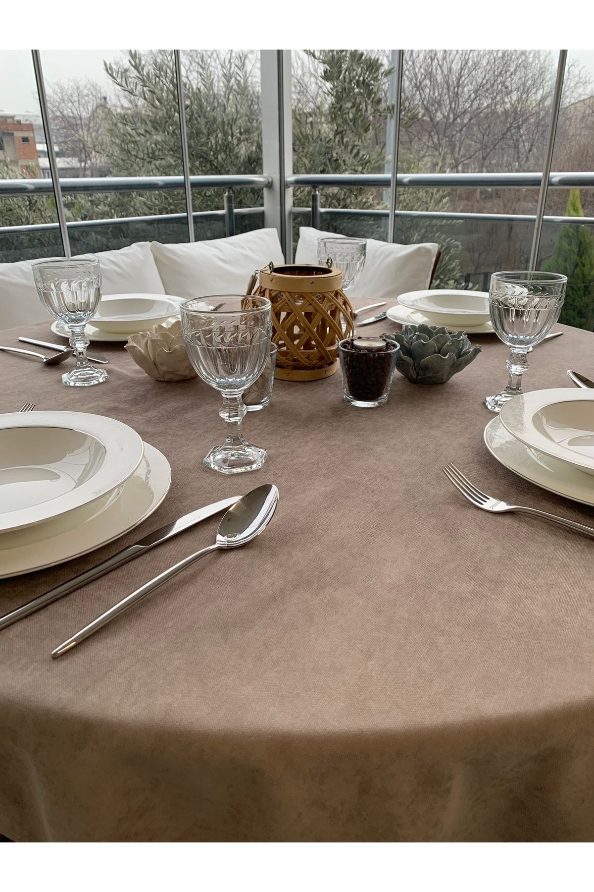 Kadife Dokulu Dertsiz Yuvarlak Leke Tutmaz Masa Örtüsü