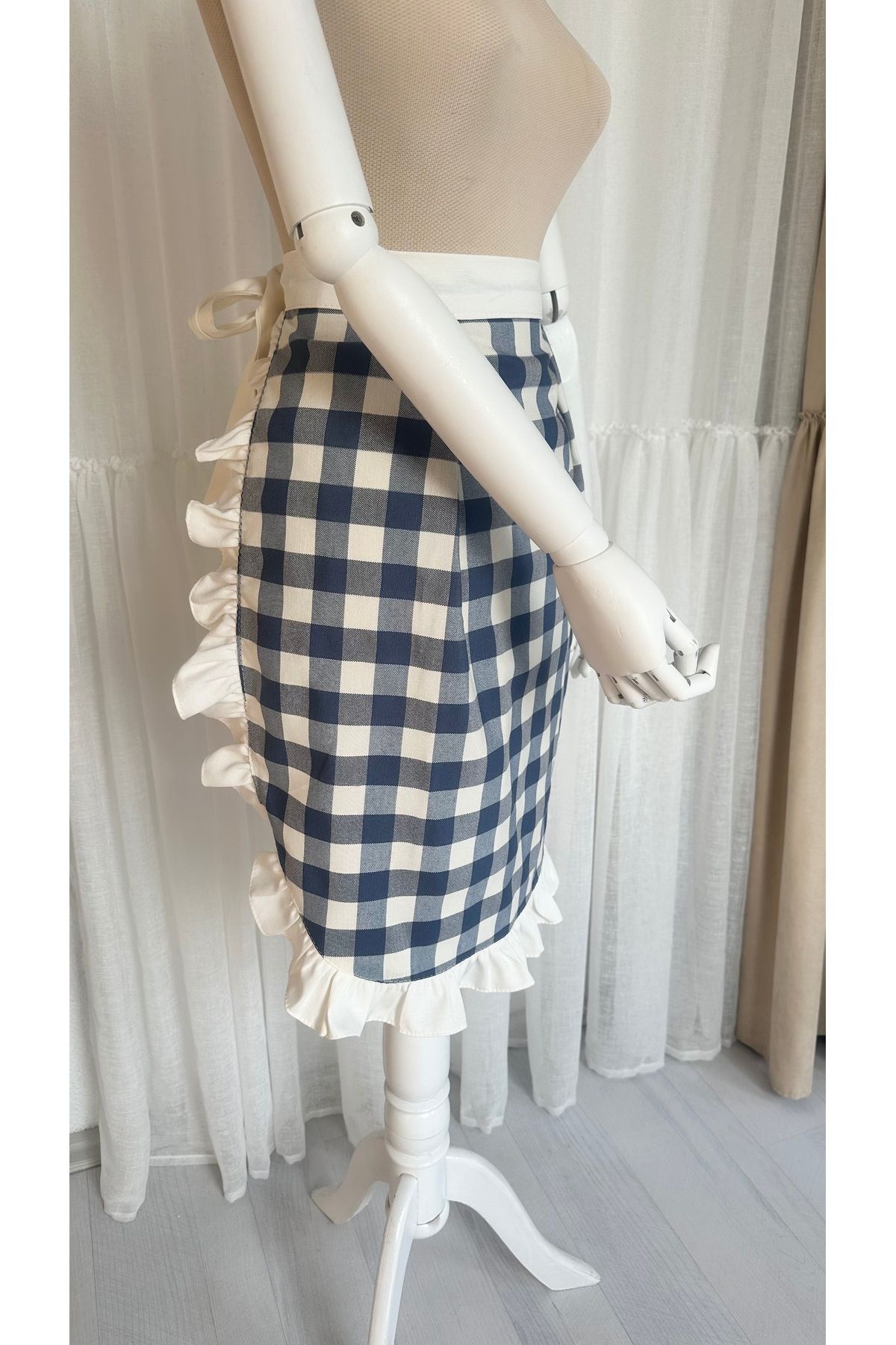 Fırfırlı Leke Tutmaz Mutfak Önlüğü Pötikare Mavi / Ekru