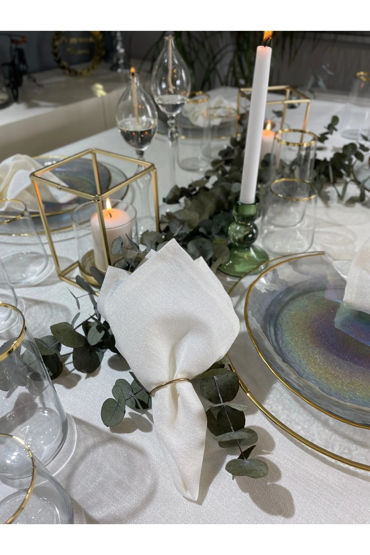 Keten Dokulu Simli Beyaz Masa Örtüsü - 2