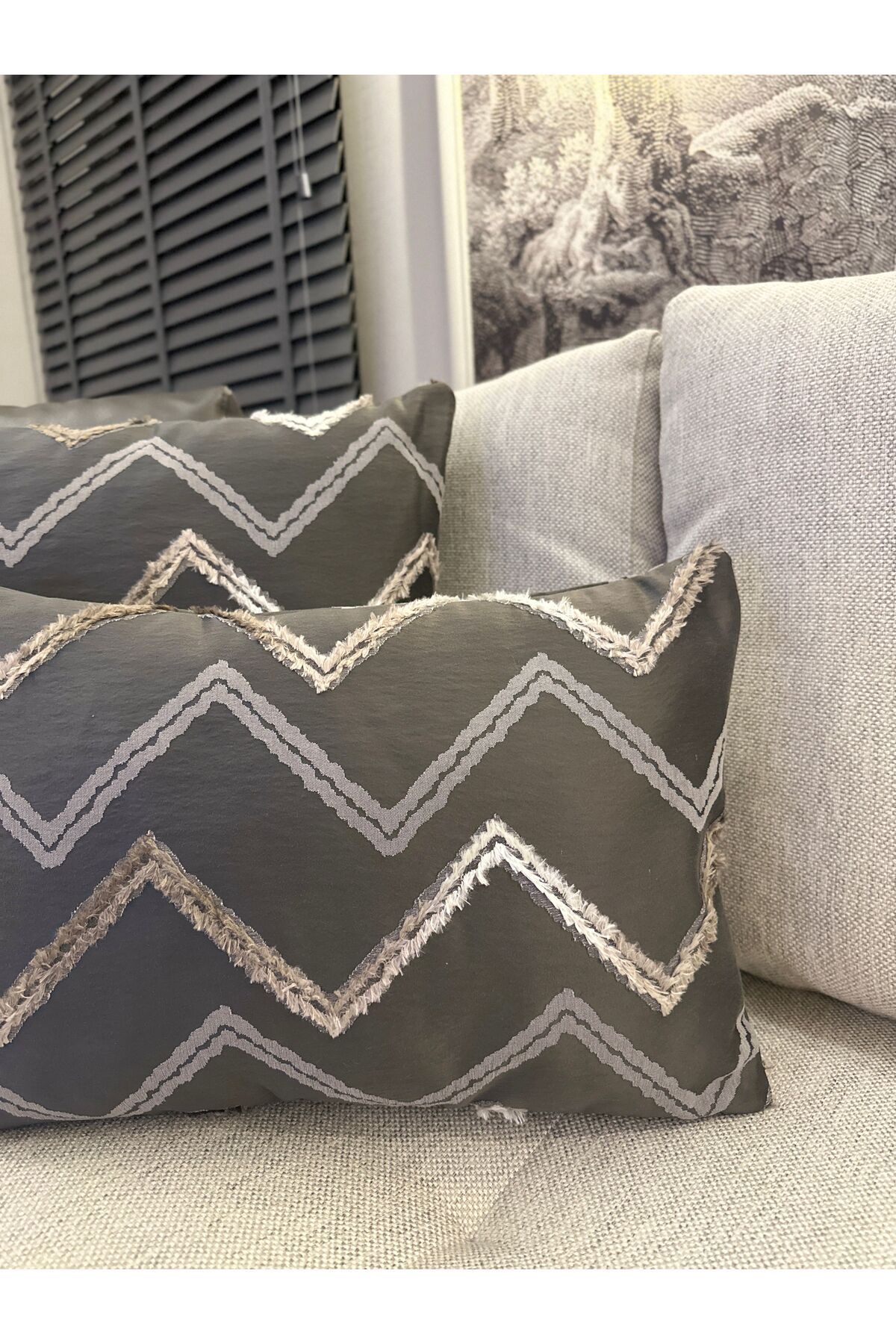 Ria Füme Gri Zikzak Püskül Detaylı Kırlent Kılıfı