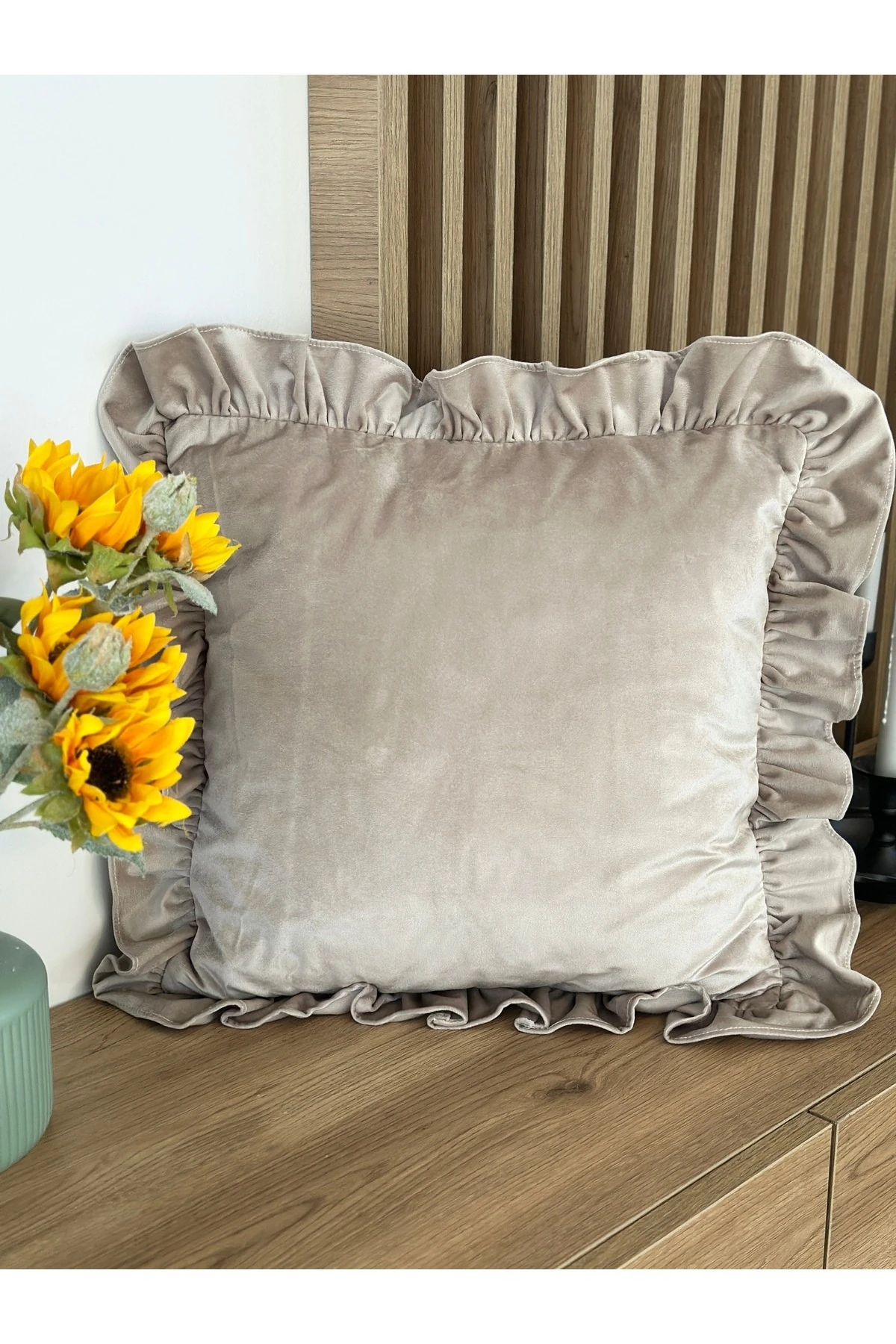 Kadife Fırfırlı Vintage Kırlent Kılıfı