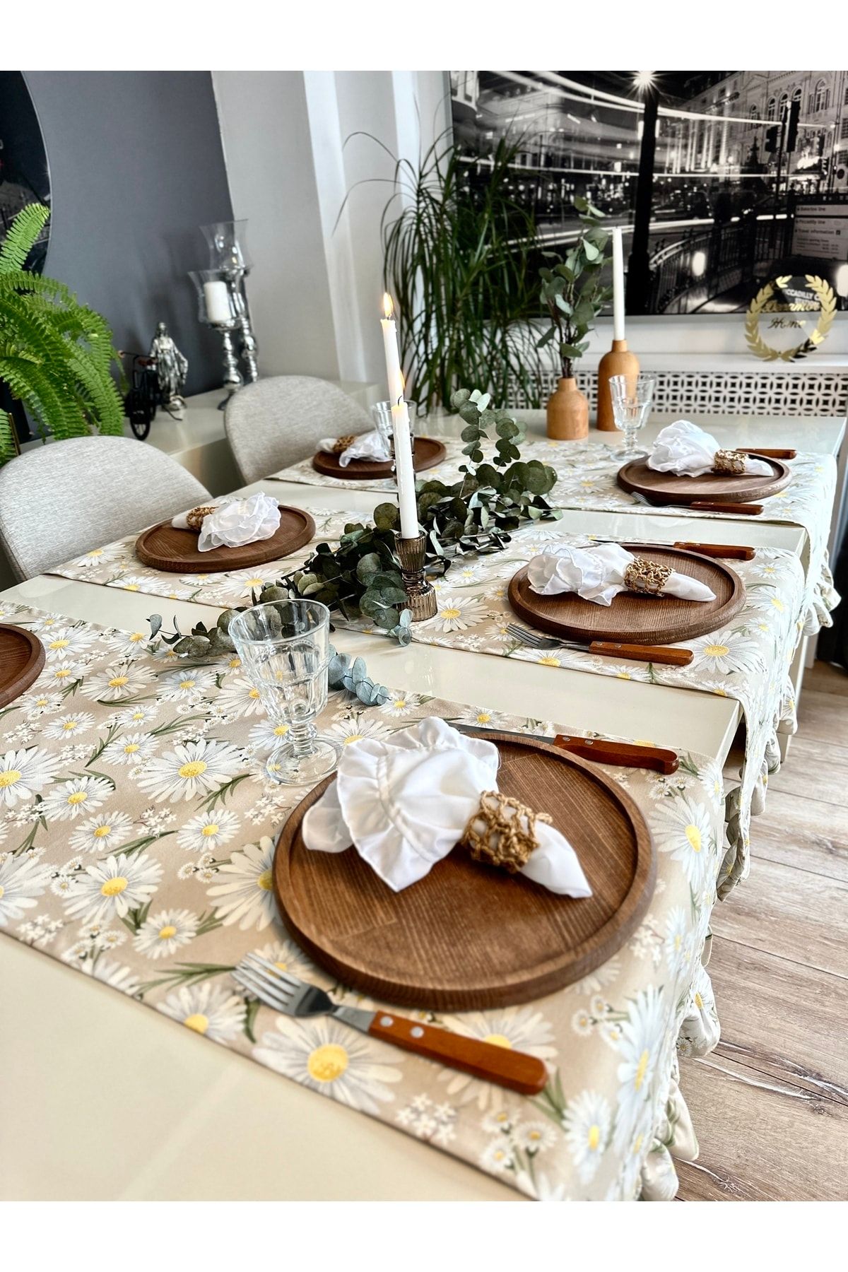 Dertsiz Leke Tutmaz Vintage Fırfırlı Papatya Desenli Runner 1 ADET