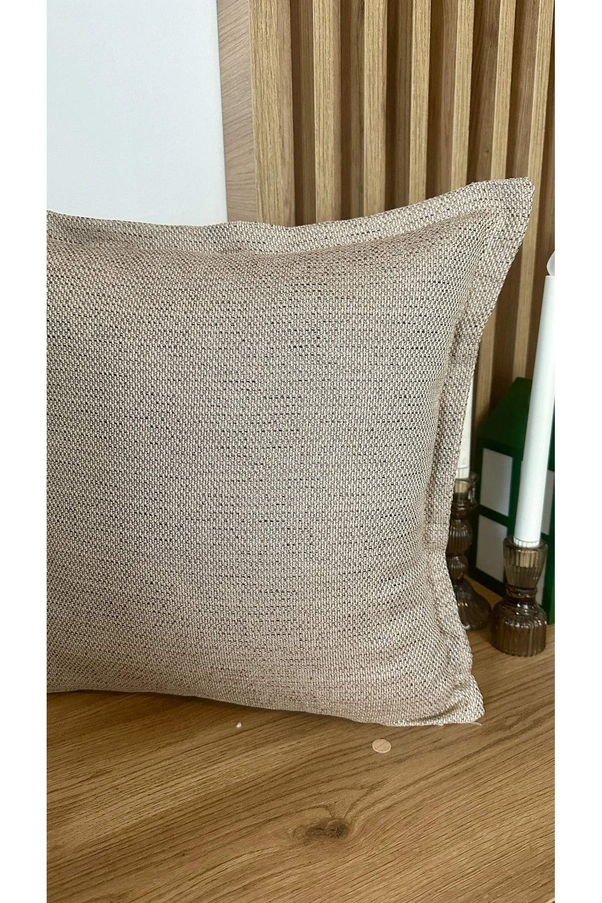 Bej Bronz Detaylı Kırlent Kılıfı