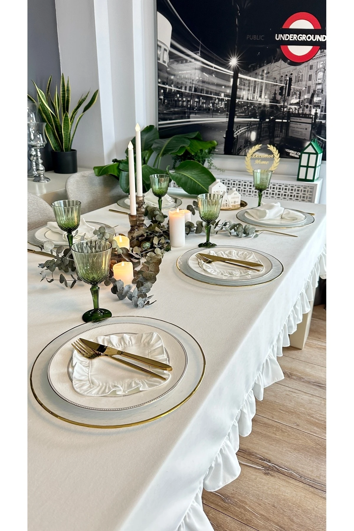 Dertsiz Kadife Dokulu Vintage Fırfırlı Beyaz Dikdörtgen Masa Örtüsü