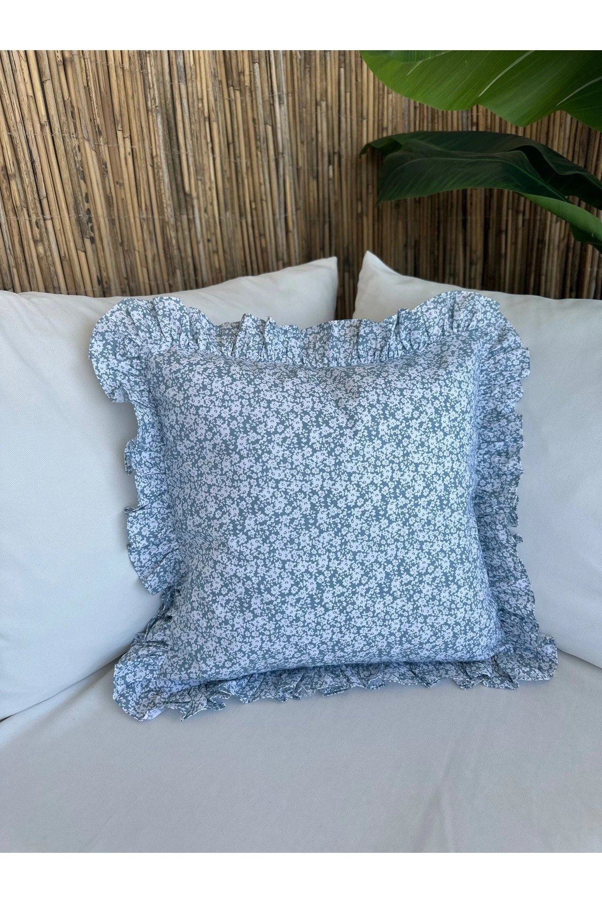 Pamuklu Kumaş Mini Çiçekli Fırfırlı Kırlent Kılıfı