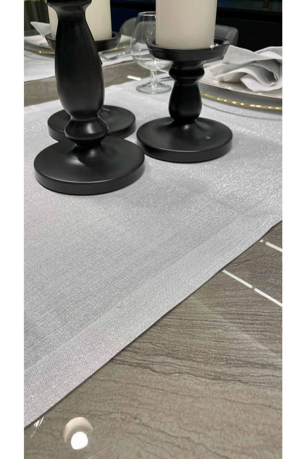 Keten Dokulu Gümüş Simli Beyaz Runner