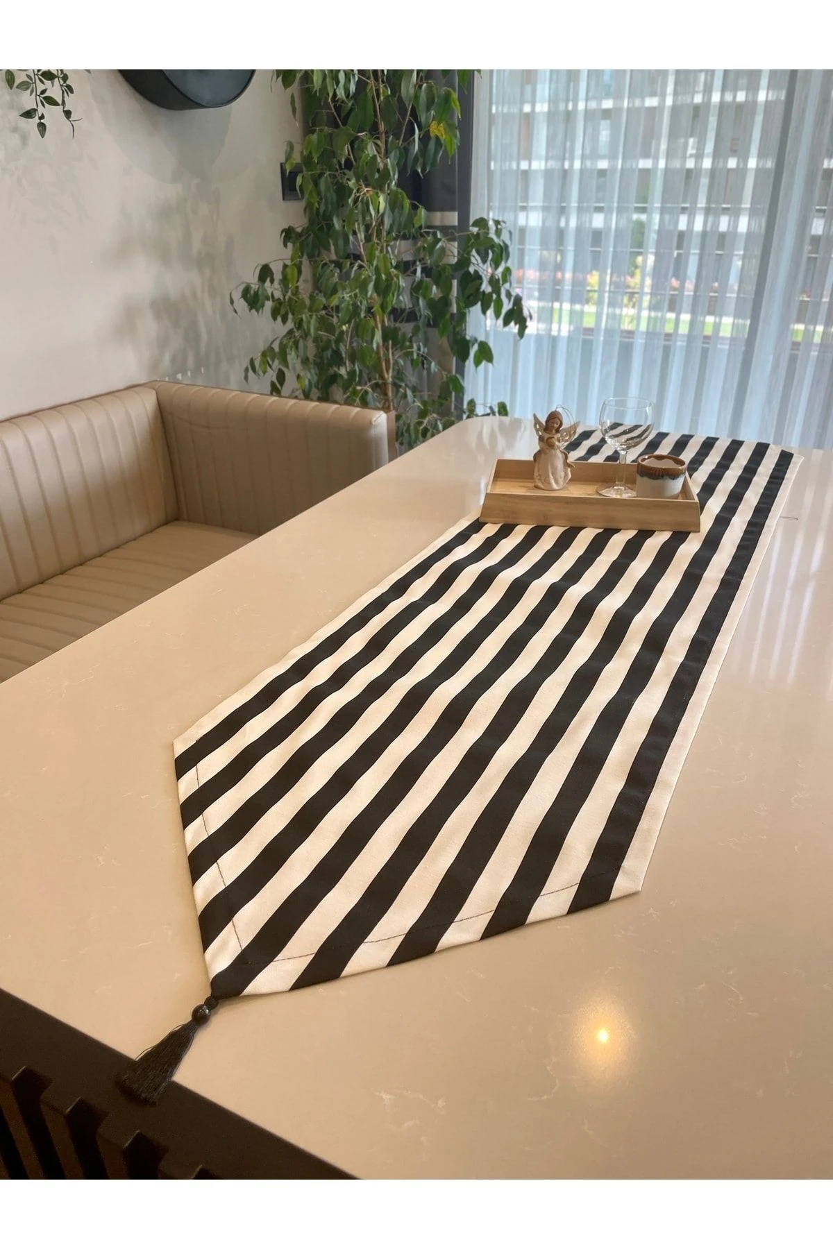 Dertsiz Püsküllü Siyah Beyaz Runner