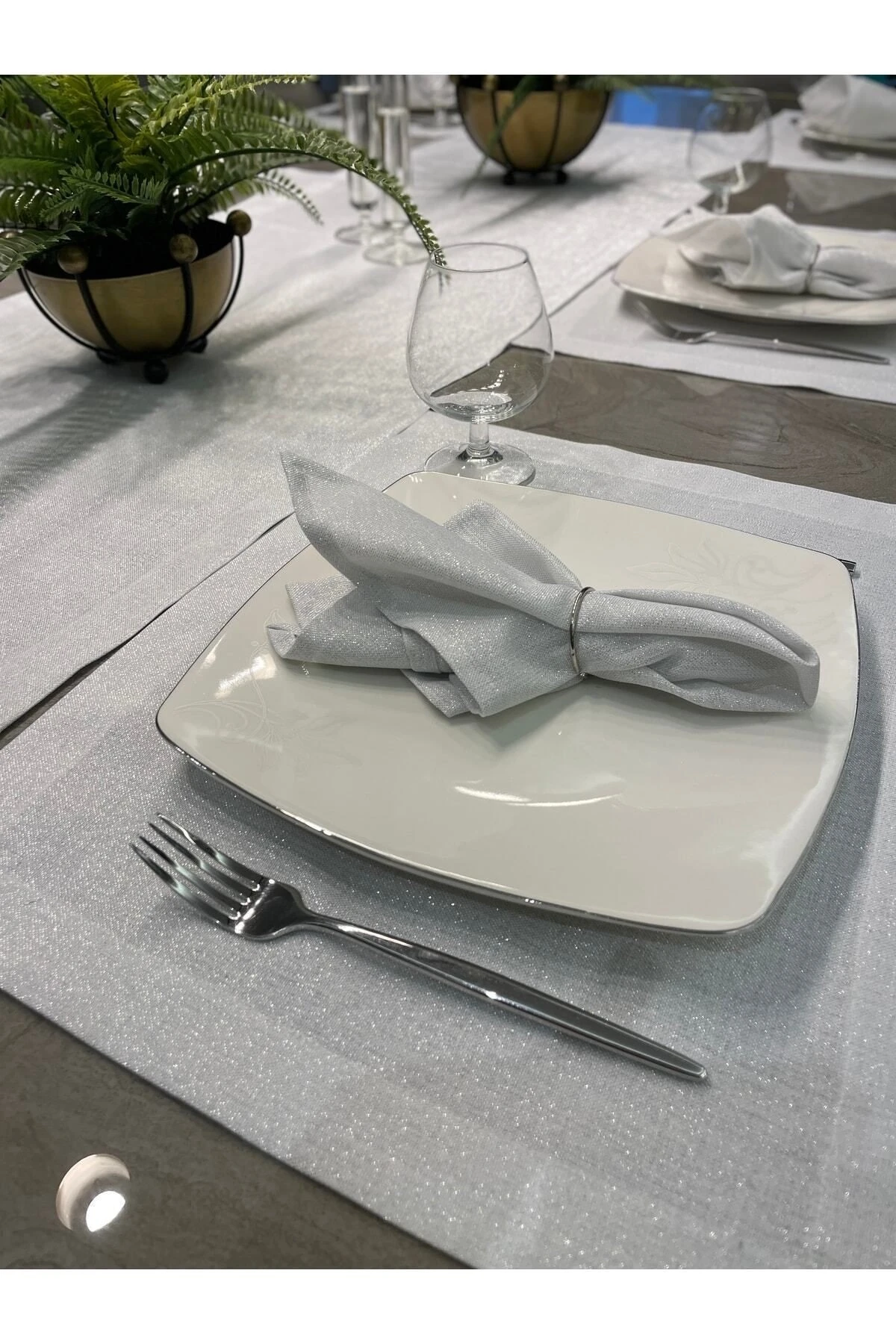 7 Parça Gümüş Simli Beyaz Amerikan Servis Ve Runner Set PEÇETESİZ
