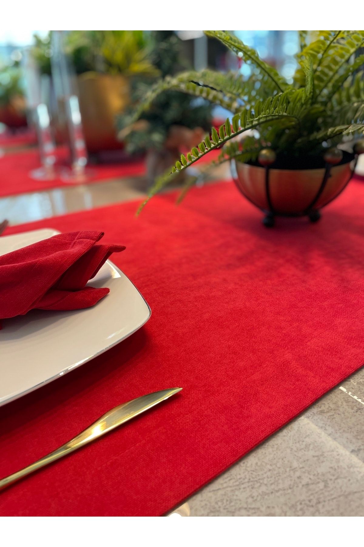 Dertsiz Kadife Dokulu Kırmızı Runner