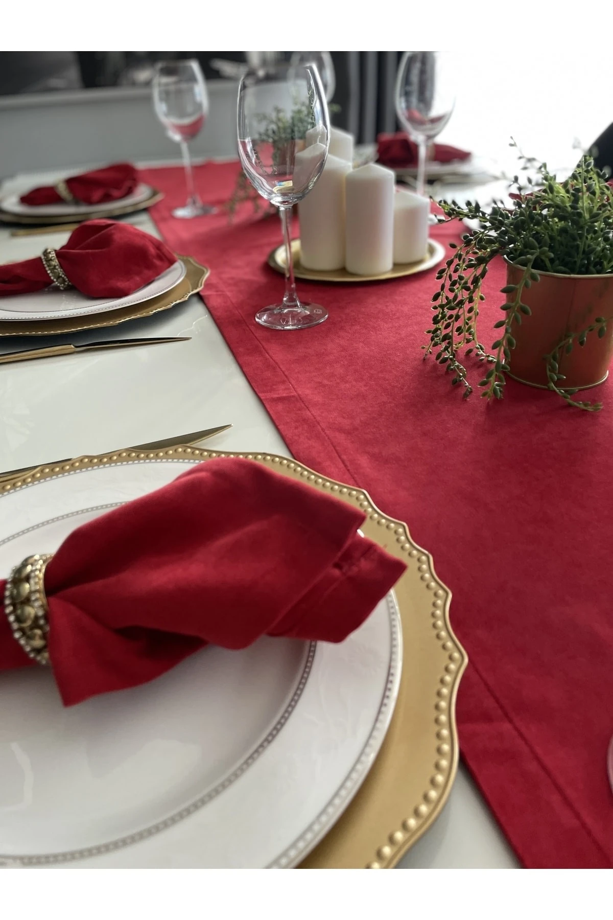 Kadife Dokulu Dertsiz Uzun Kırmızı Runner