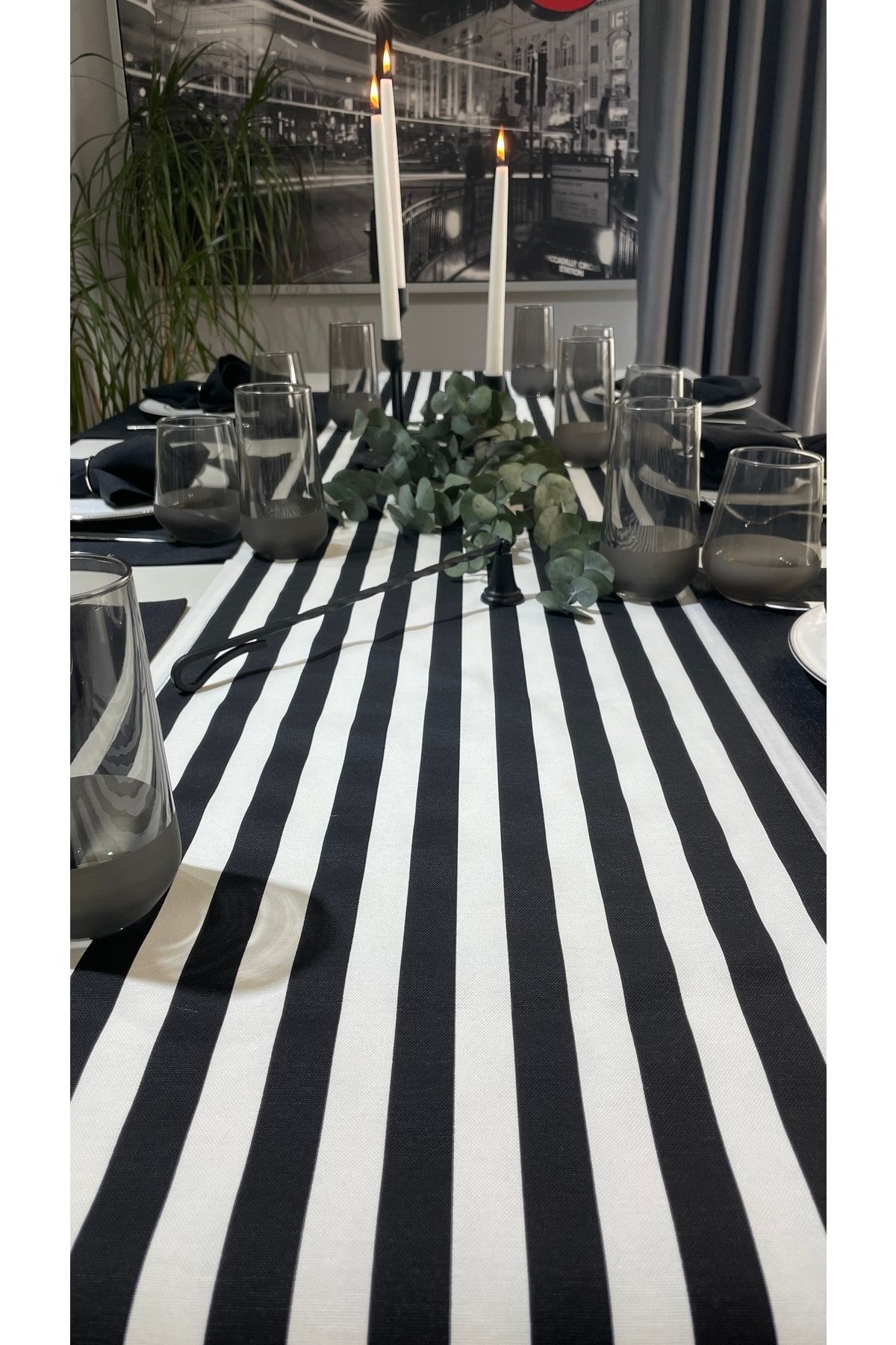 Dertsiz Siyah Beyaz Düz Uzun Runner