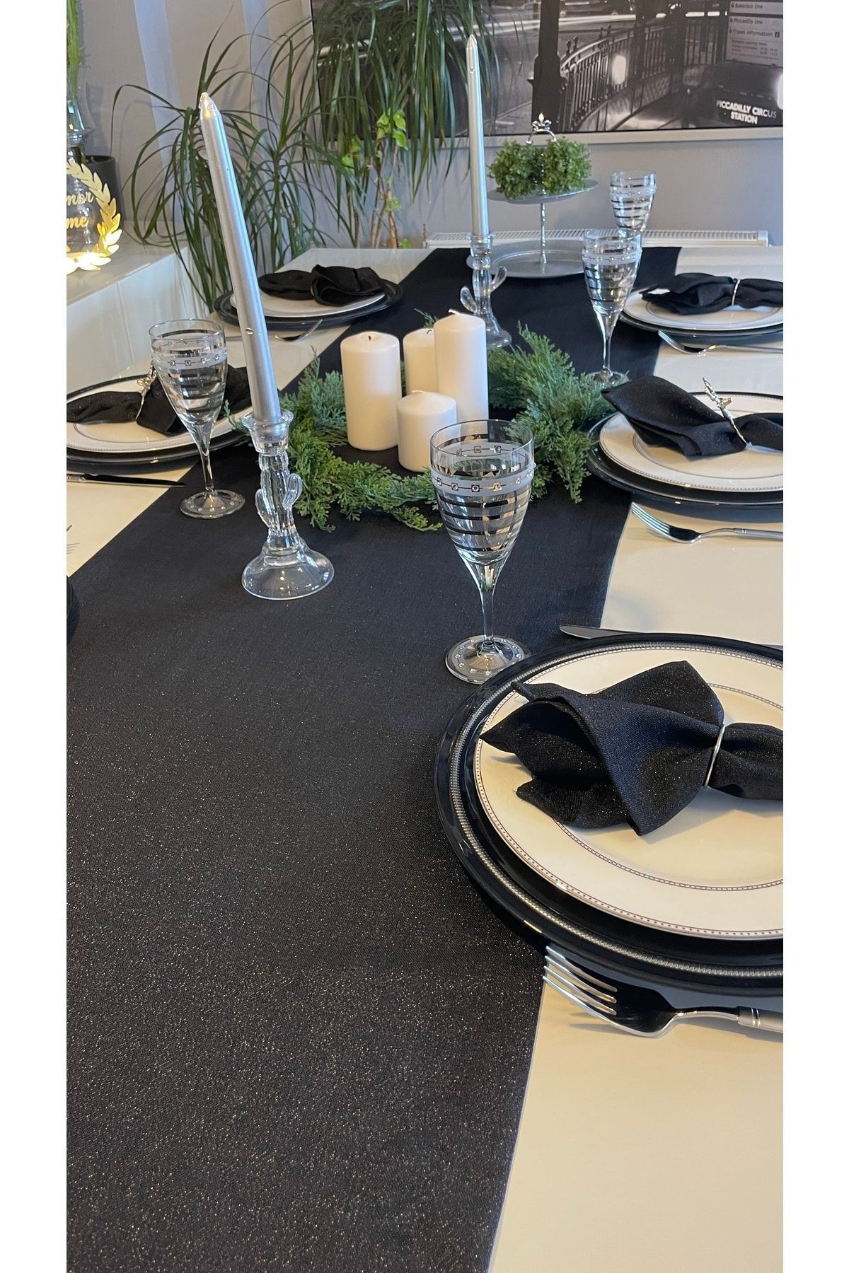 Keten Dokulu Simli Siyah Runner