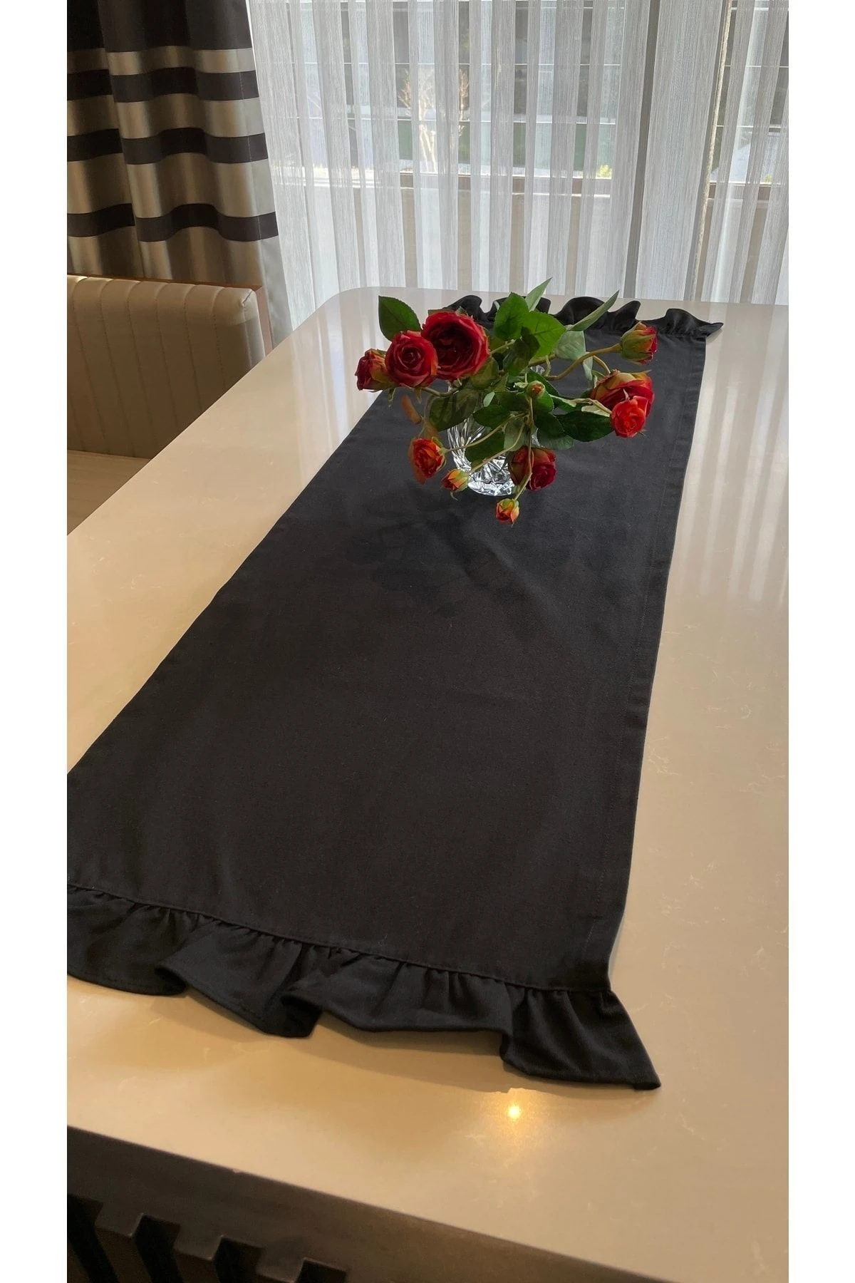 Siyah Ham Keten Tek Kat Fırfırlı Dertsiz Runner