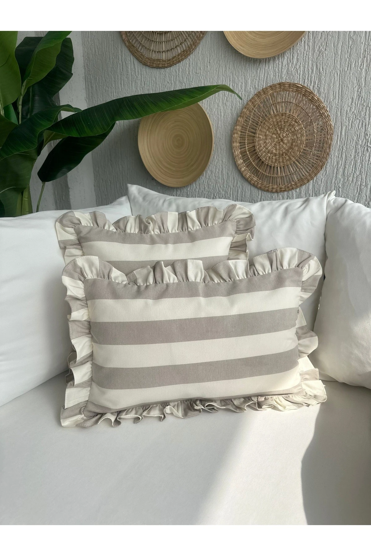 Bej Ekru Çizgili Premium Keten Kumaş Fırfırlı Kırlent Kılıfı 1 Ad