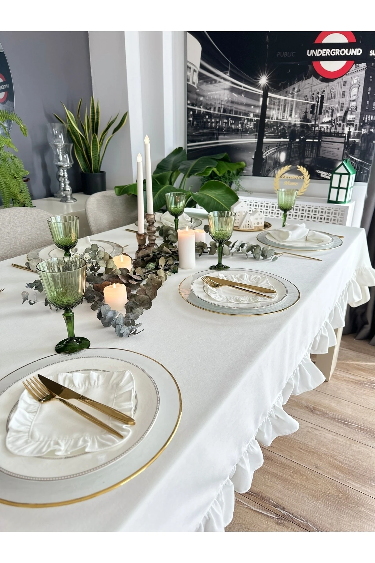 Dertsiz Kadife Dokulu Vintage Fırfırlı Beyaz Dikdörtgen Masa Örtüsü