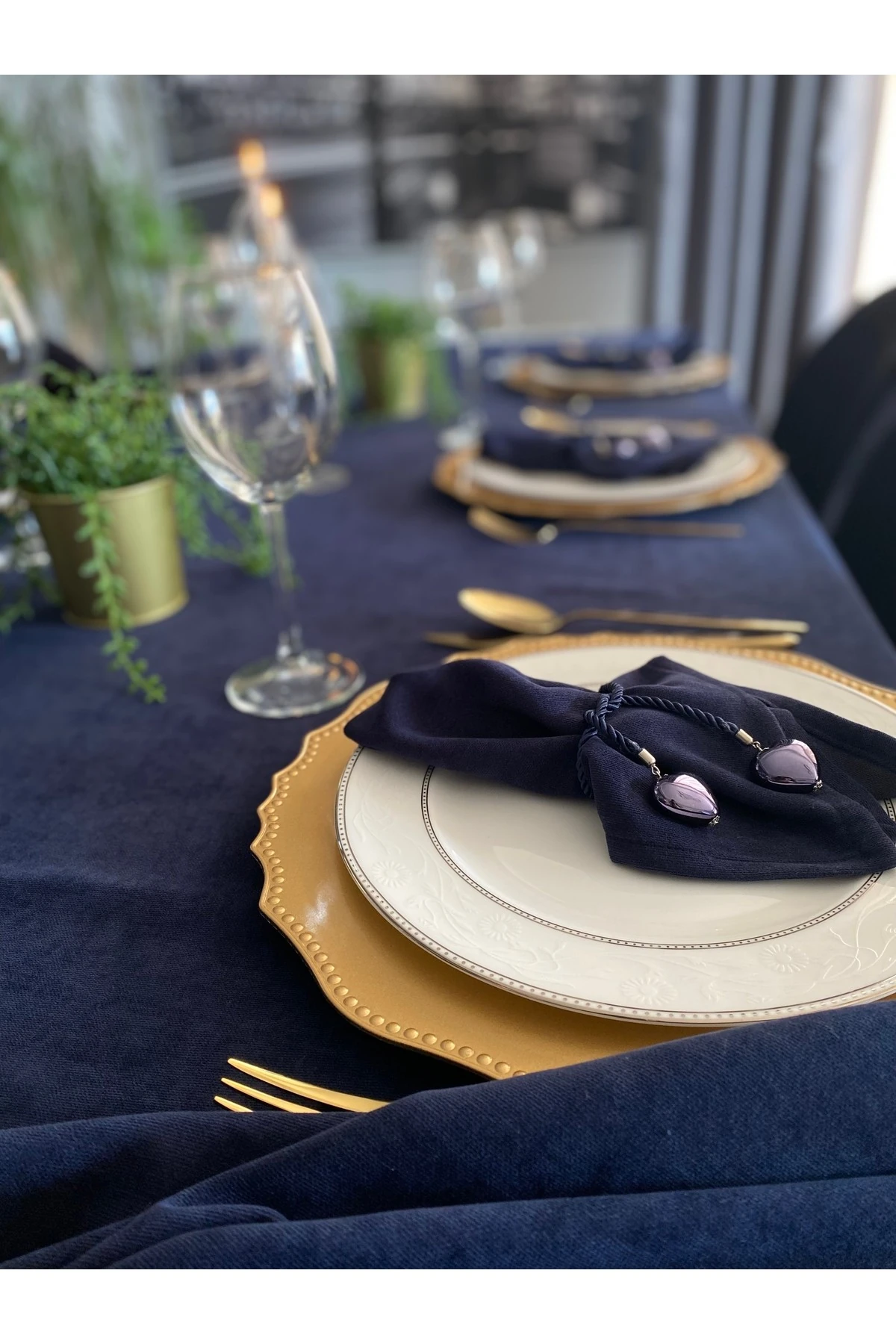 6'lı Lacivert Dertsiz Kadife Dokulu Kumaş Peçete