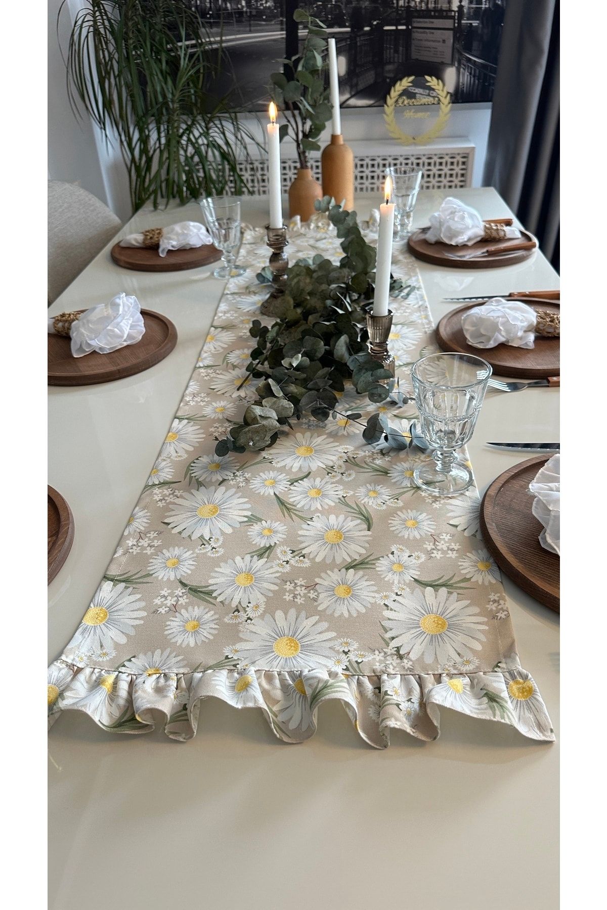 Dertsiz Leke Tutmaz Vintage Fırfırlı Papatya Desenli Runner 1 ADET