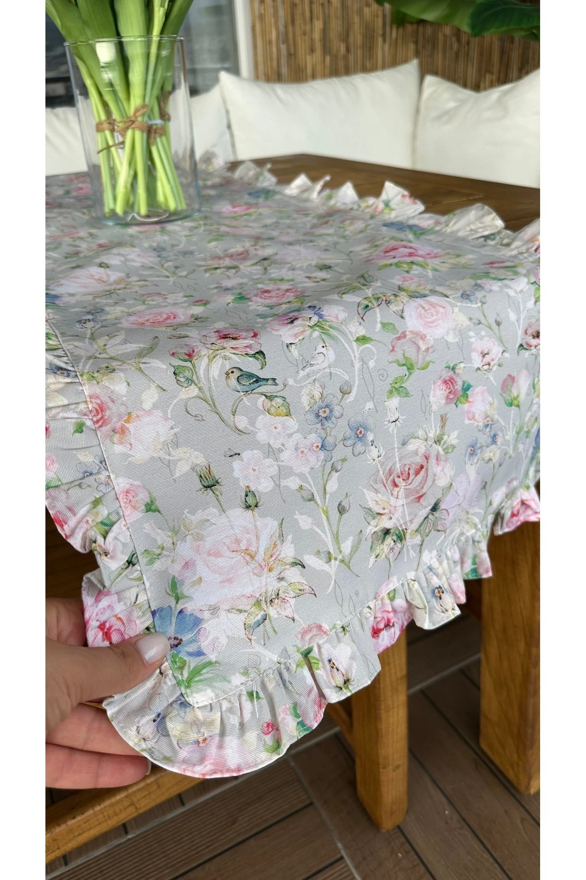 Tam Fırfırlı Gül Desenli Bej Runner