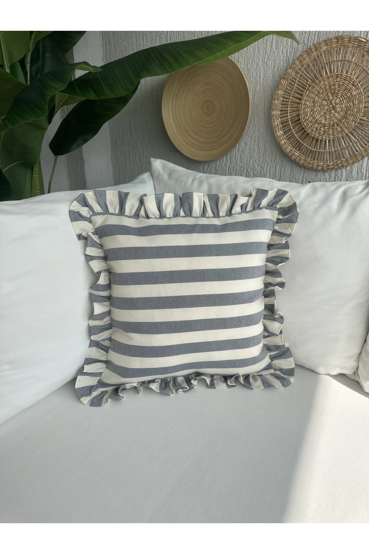 İndigo Mavi Ekru Çizgili Premium Keten Kumaş Fırfırlı Kırlent Kılıfı 1 ADET