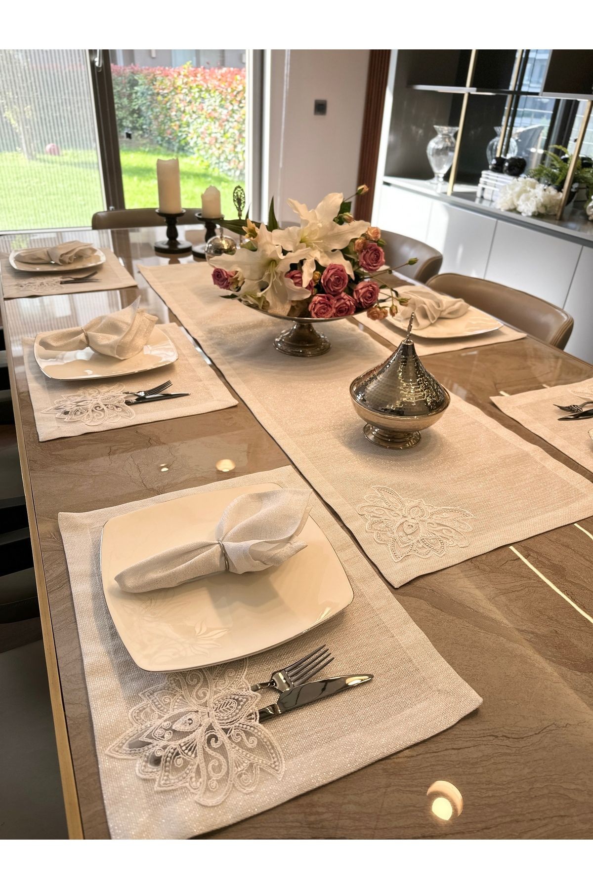 12 Kişilik Linen Fransız Dentelli Gümüş Simli Beyaz Amerikan Servis , Peçete ve Runner Seti