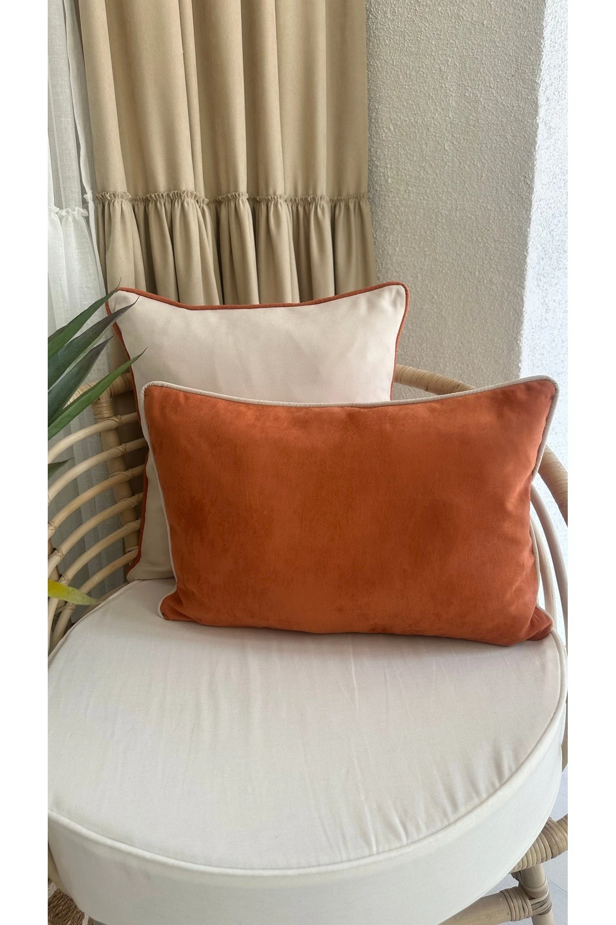 Biye Detaylı Süet Kiremit Kırlent Kılıfı