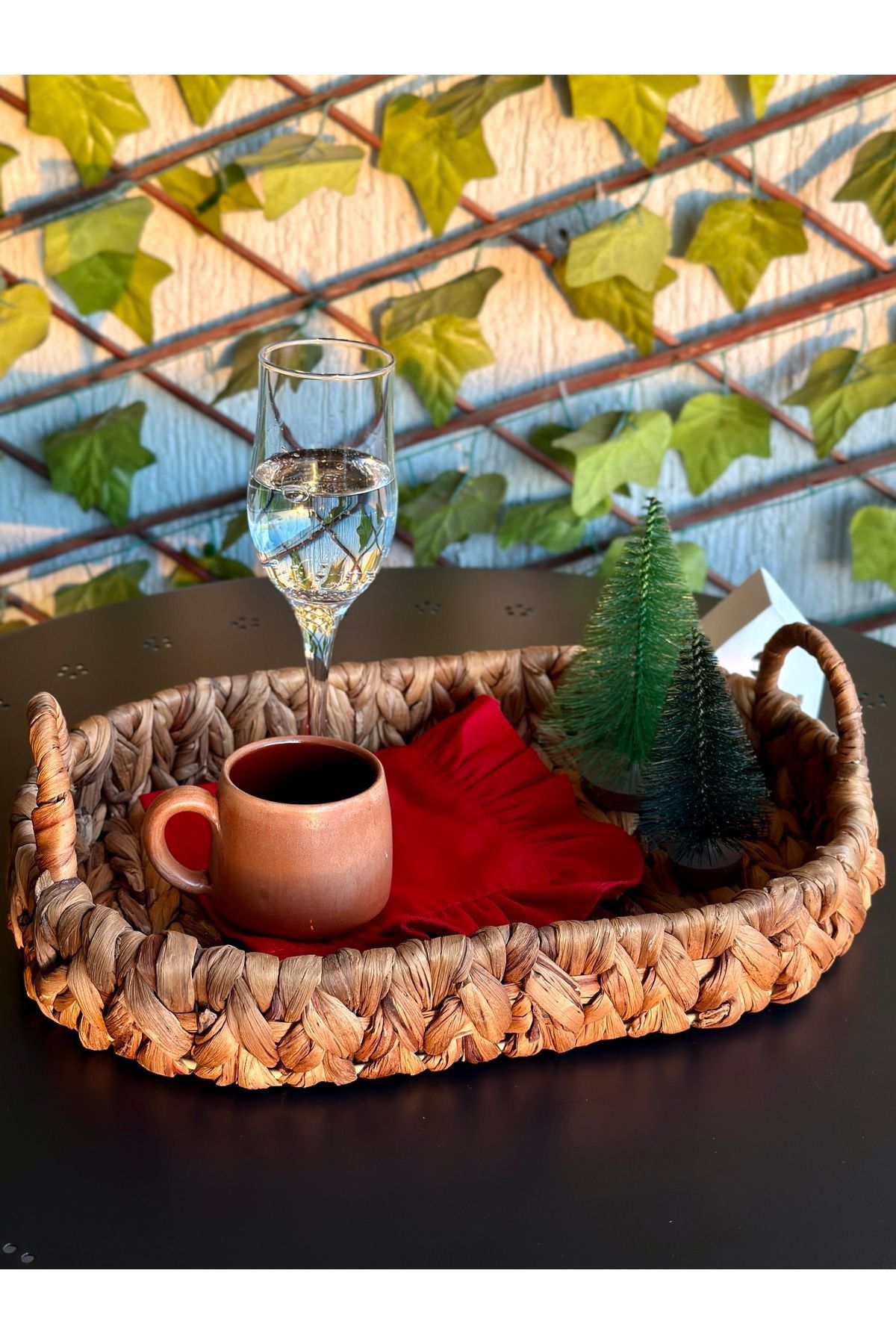 4'lü Kırmızı Keten Fırfırlı Sunum Peçetesi