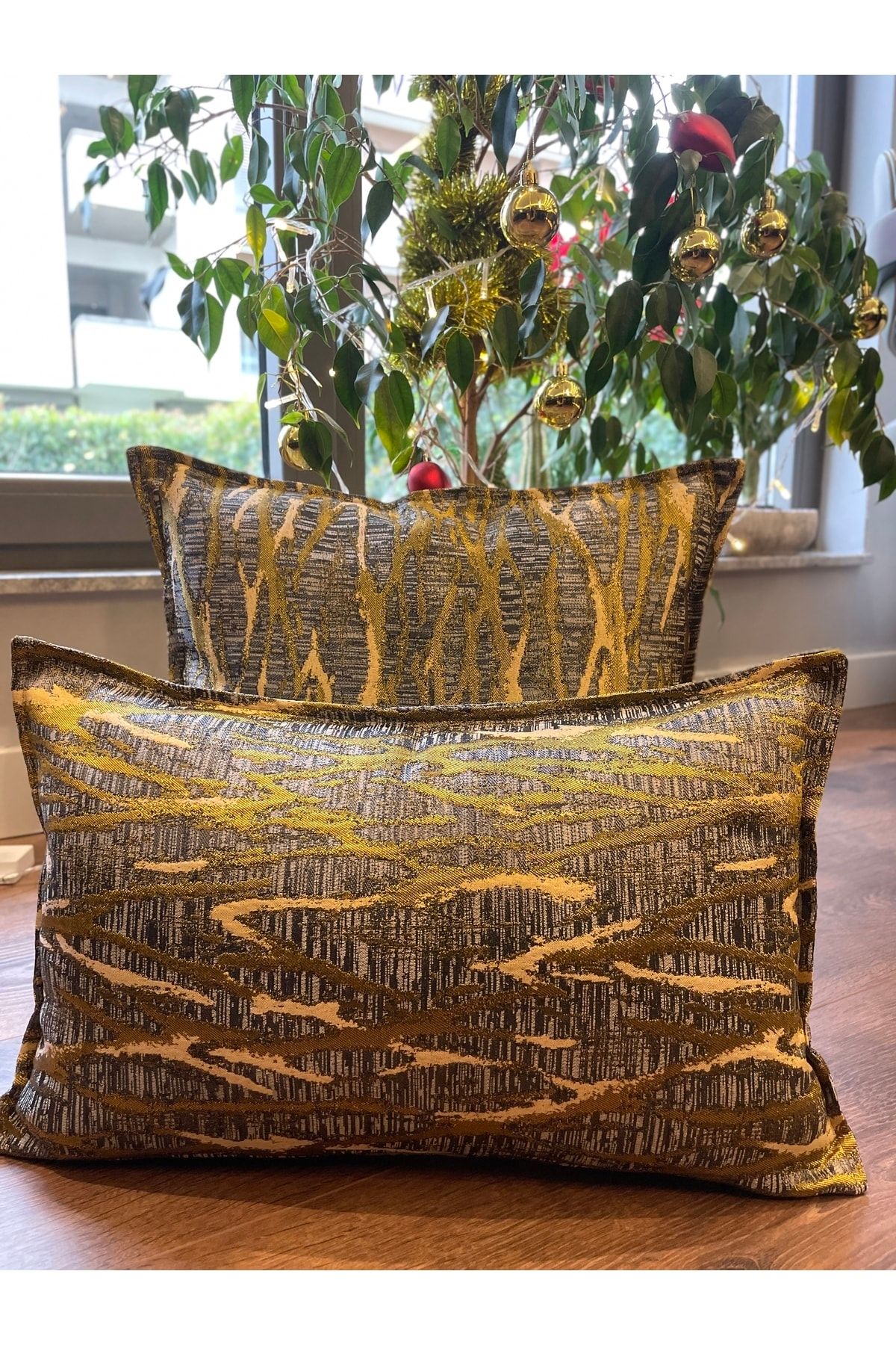 Gold Sarı Detaylı Yağ Yeşili Kırlent Kılıfı