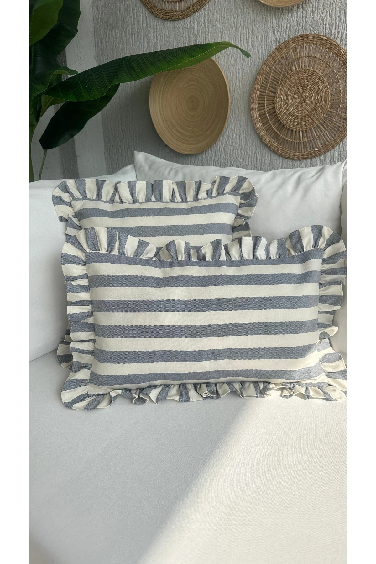 İndigo Mavi Ekru Çizgili Premium Keten Kumaş Fırfırlı Kırlent Kılıfı 1 ADET