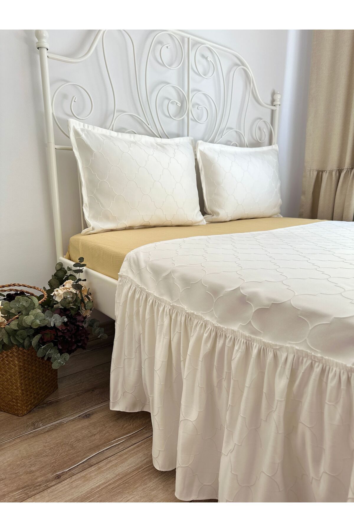 3 Parça Yatak Runner Set Ekru Saten Yatak Örtüsü Çift Kişilik