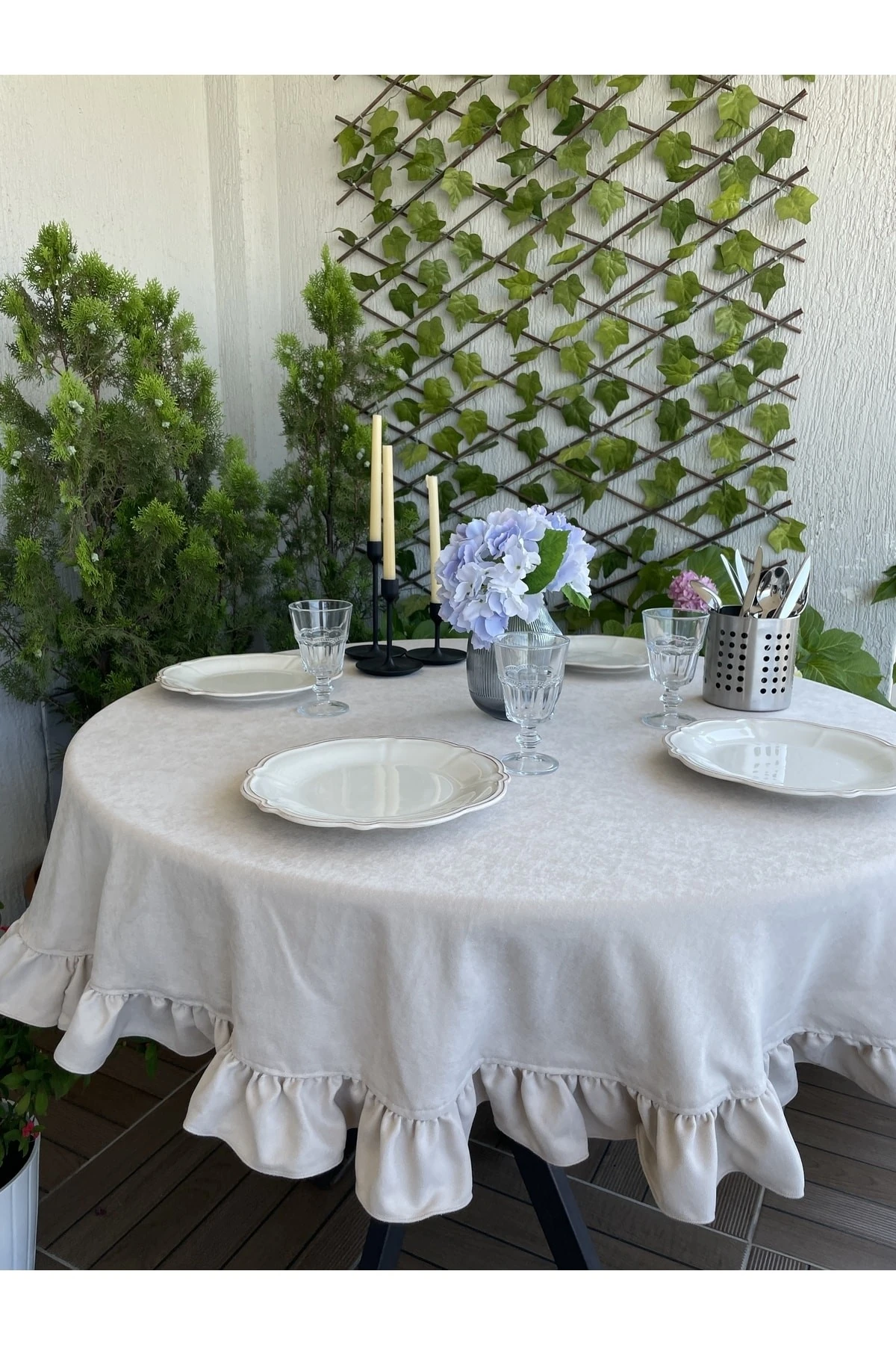 Vintage Kadife Dokulu Taş Rengi Fırfırlı Yuvarlak Dertsiz Masa Örtüsü