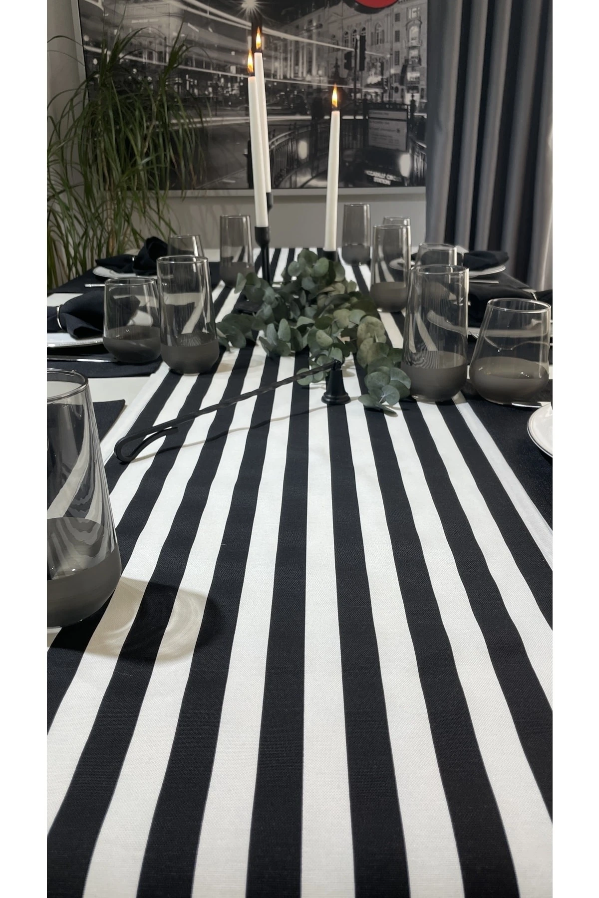 Dertsiz Püsküllü Siyah Beyaz Uzun Runner