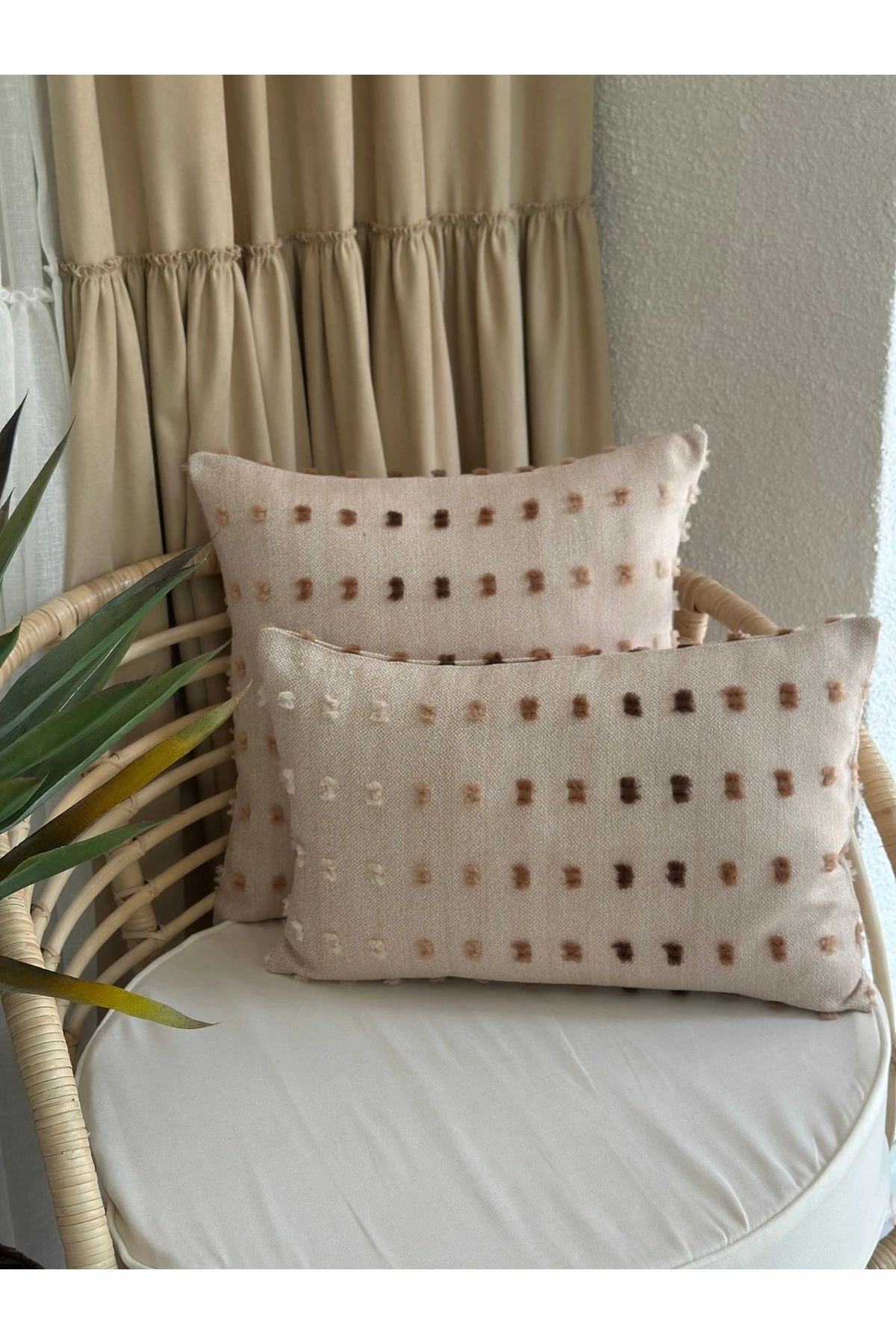 Ponponlu İskandinav Bej Kırlent Kılıfı 1 ADET